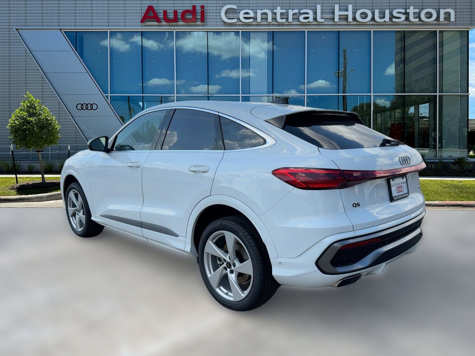 2025 Audi Q5 Premium Plus photo 3