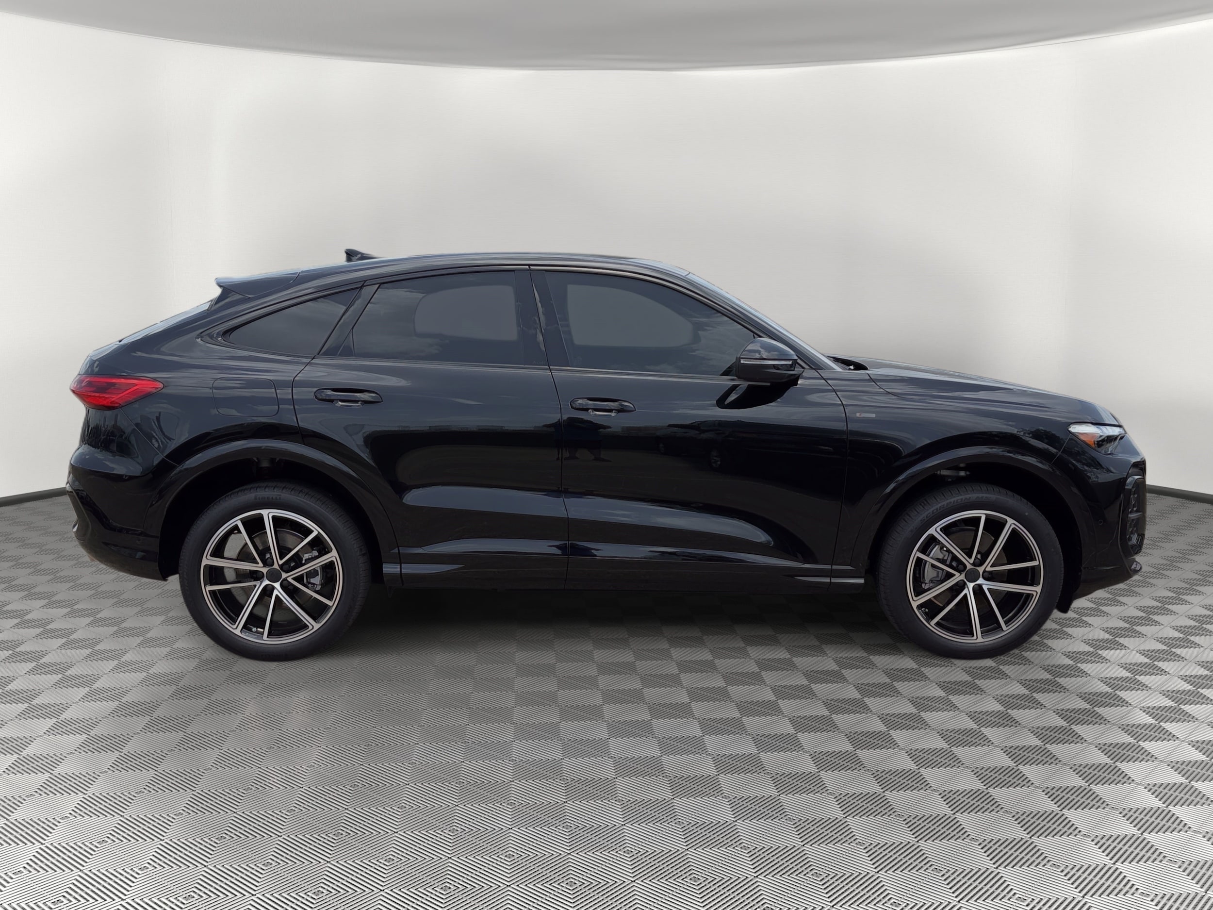 Q5 Sportback Premium Plus SUV