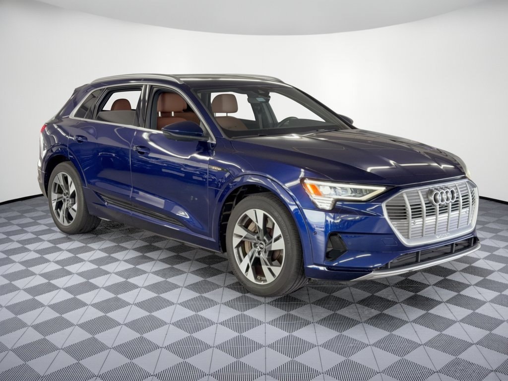 E-tron Premium Plus SUV