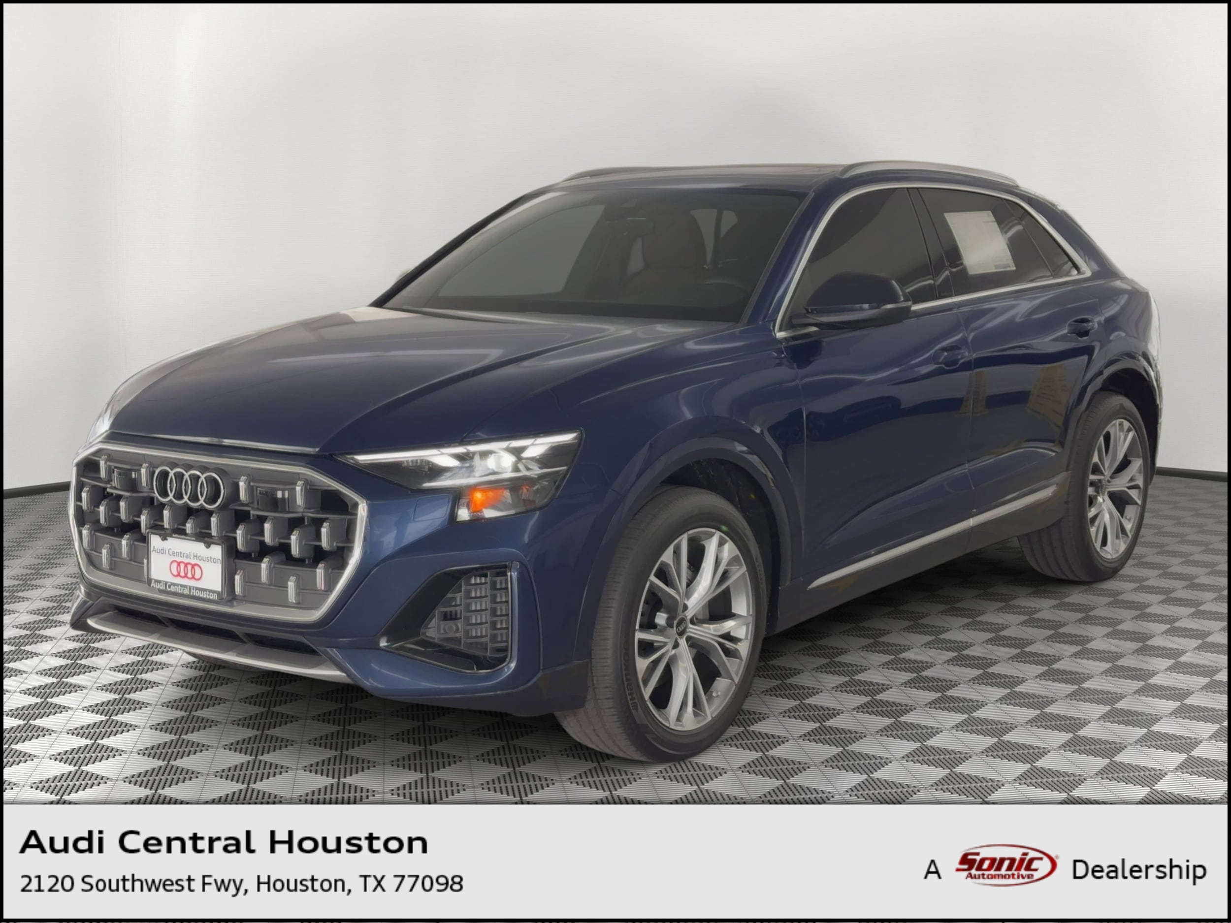 2026 Audi Q8 55 Premium quattro Tiptronic's photo