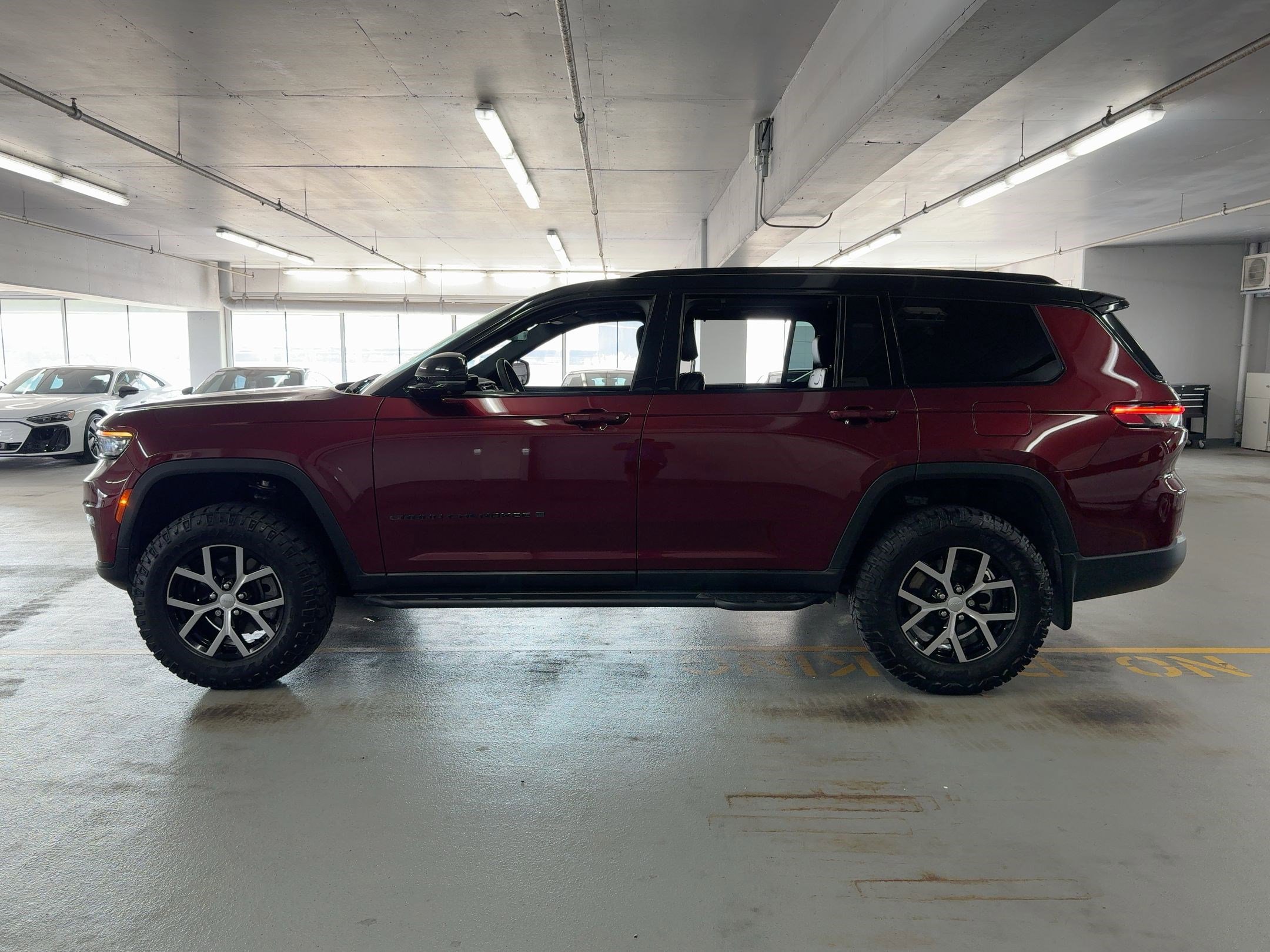 2024 Jeep Grand Cherokee Limited photo 2
