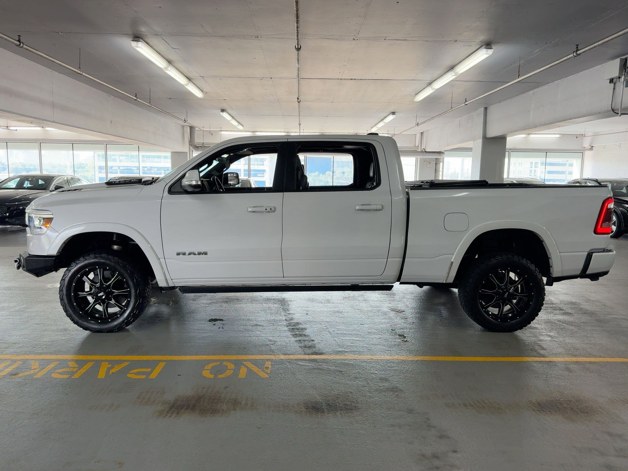 2019 Ram 1500 Laramie photo 2