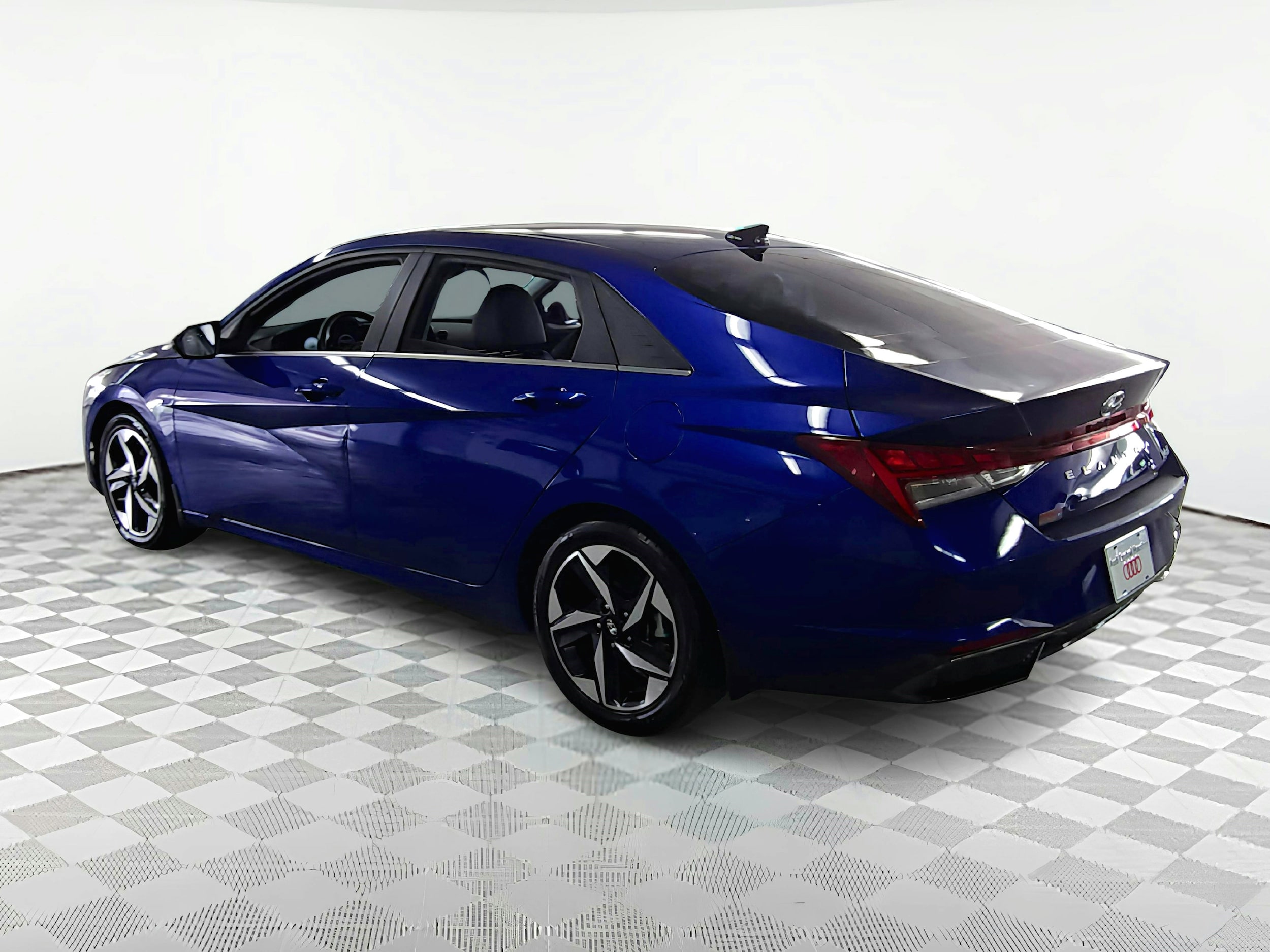 Used 2023 Hyundai Elantra Limited with VIN KMHLN4AJ7PU054553 for sale in Houston, TX