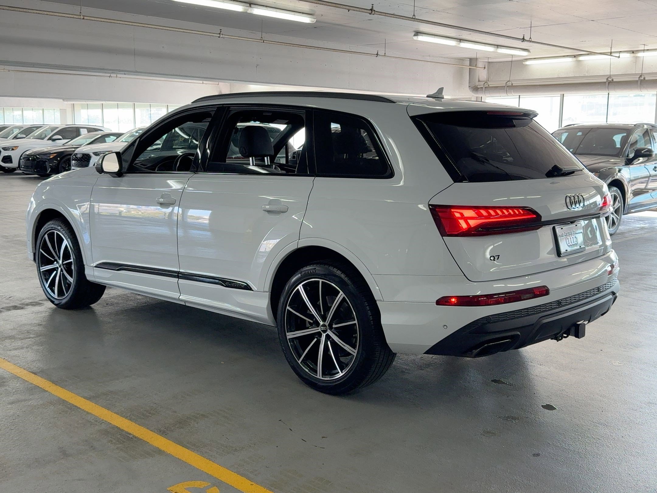 2025 Audi Q7 Premium Plus photo 3