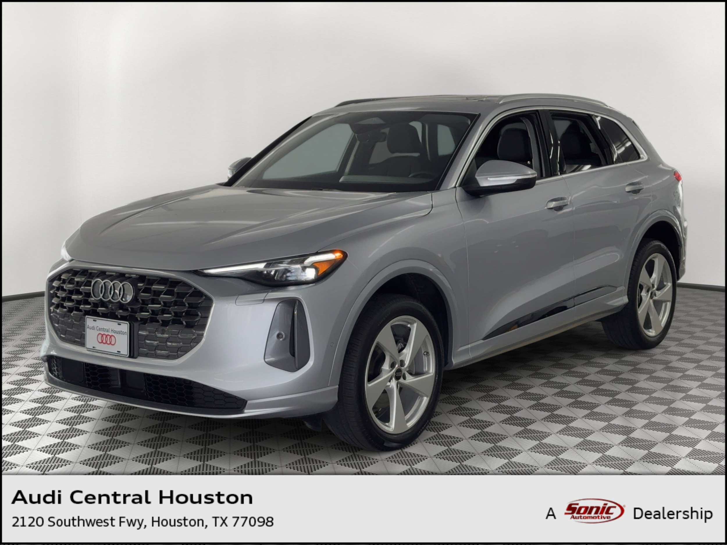 2025 Audi Q5 40 Premium Plus's photo