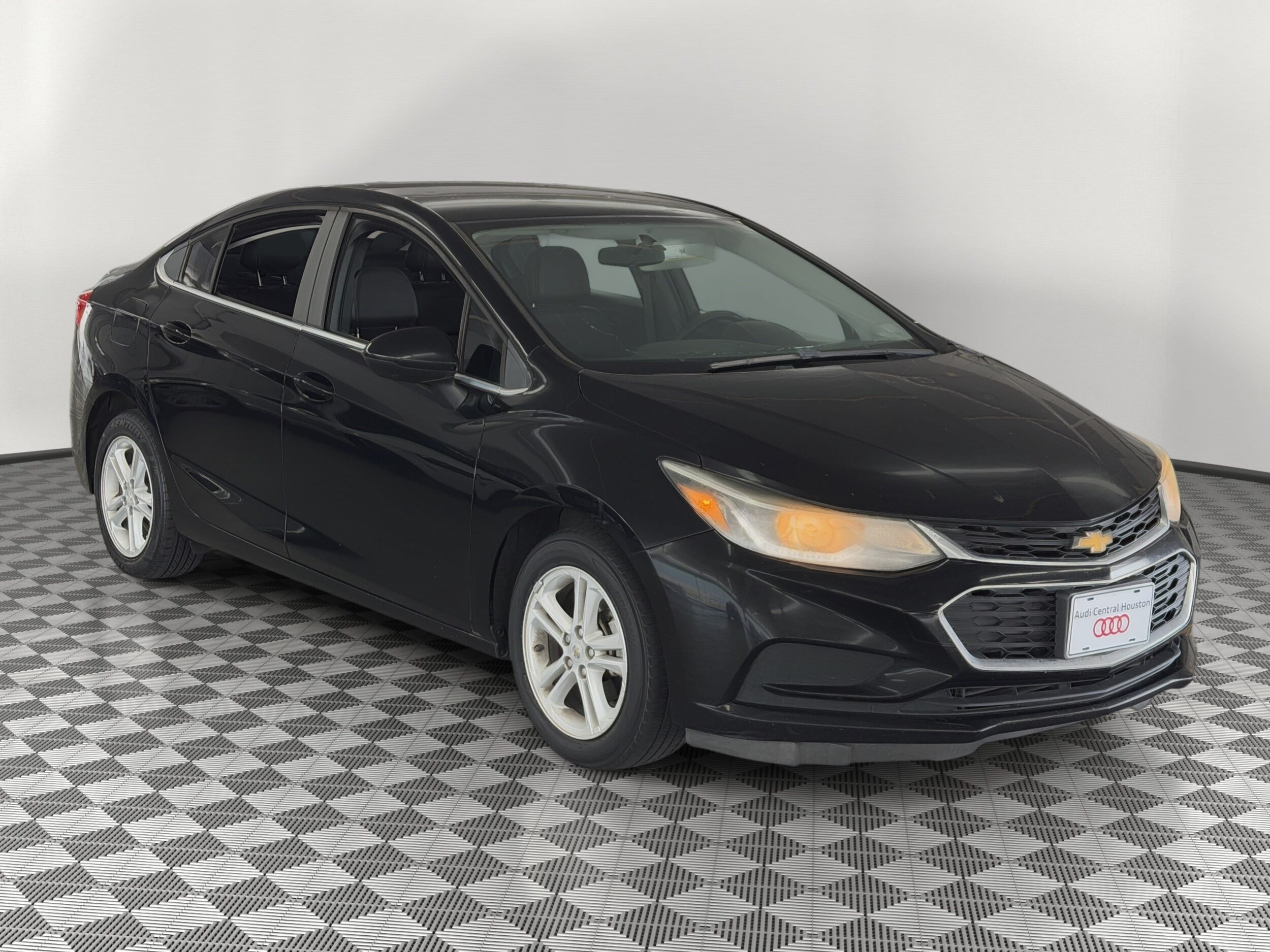 Cruze LT Sedan