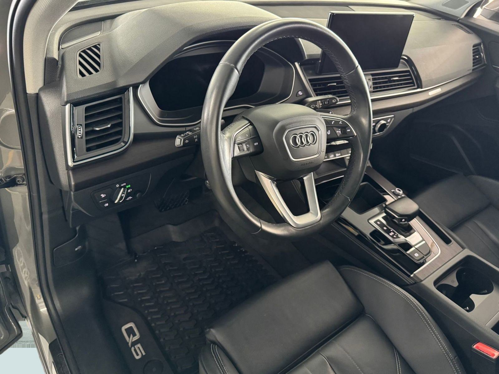 2023 Audi Q5 S line Premium Plus photo 3