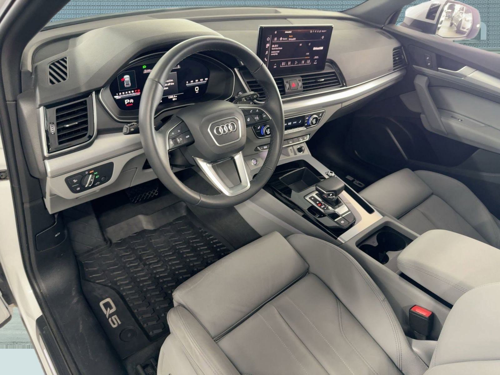 2025 Audi Q5 S line Premium photo 3