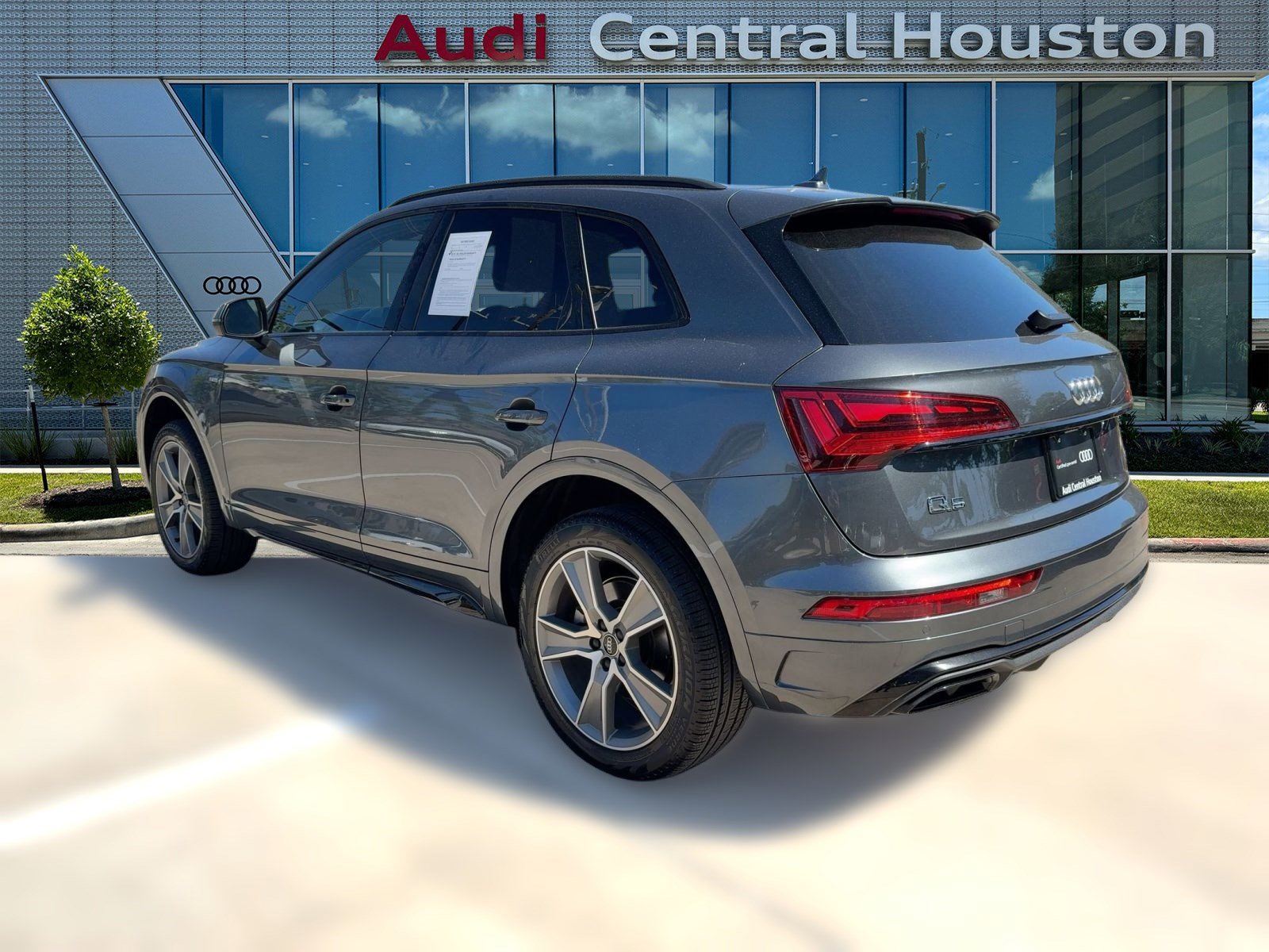 2025 Audi Q5 S line Premium photo 3