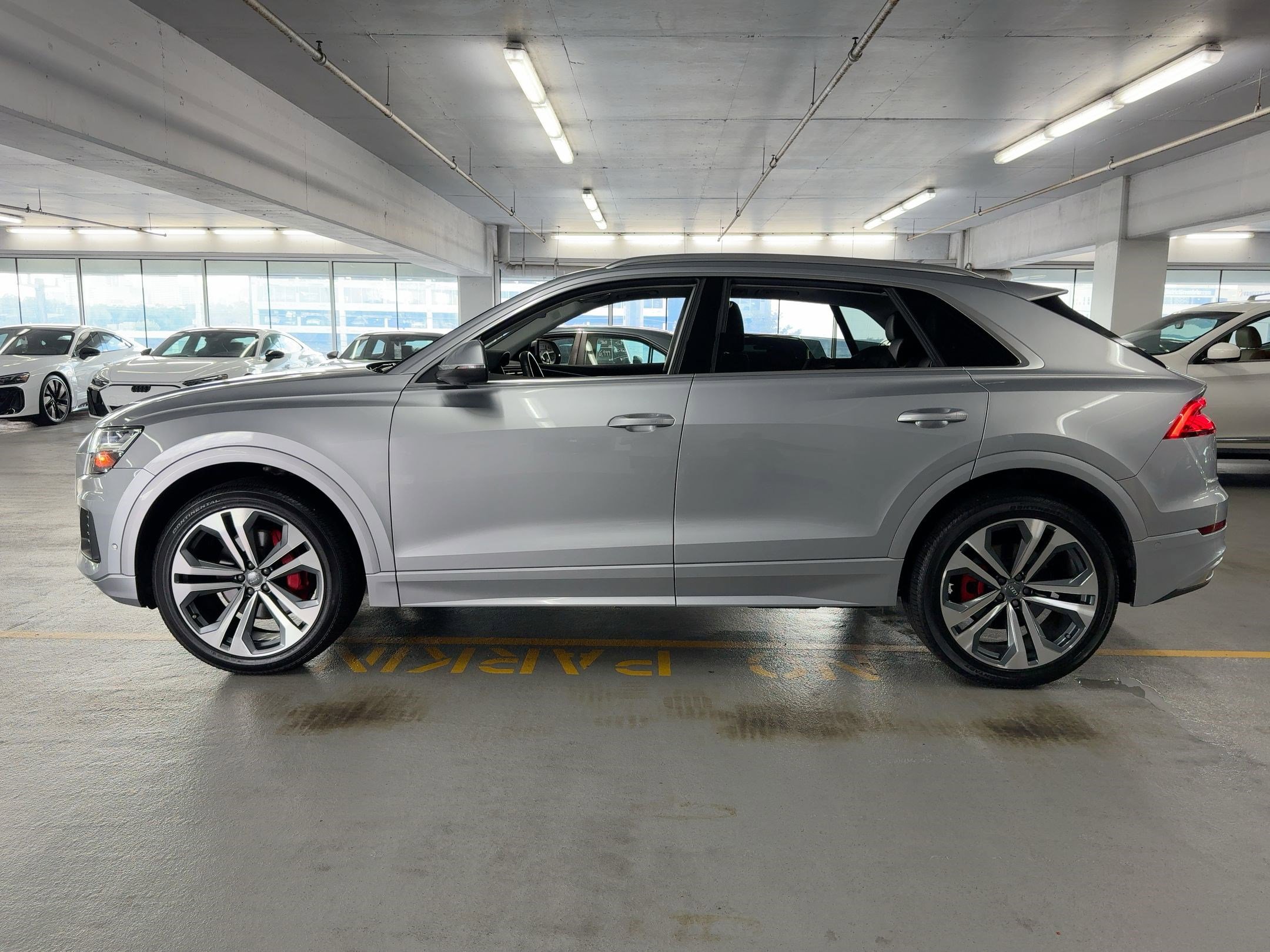 2019 Audi Q8 Premium Plus photo 2