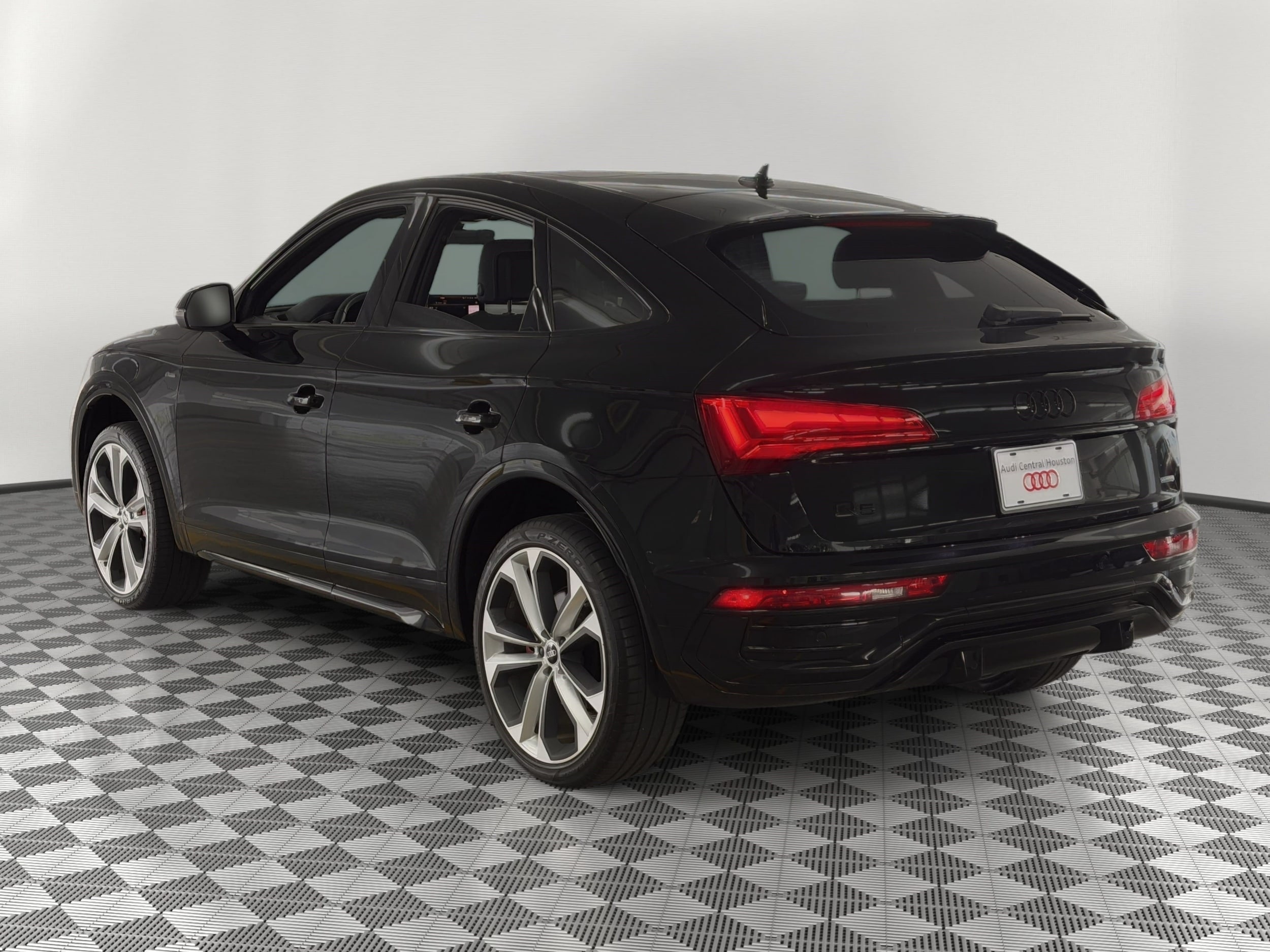 Q5 Sportback S Line Premium Plus SUV
