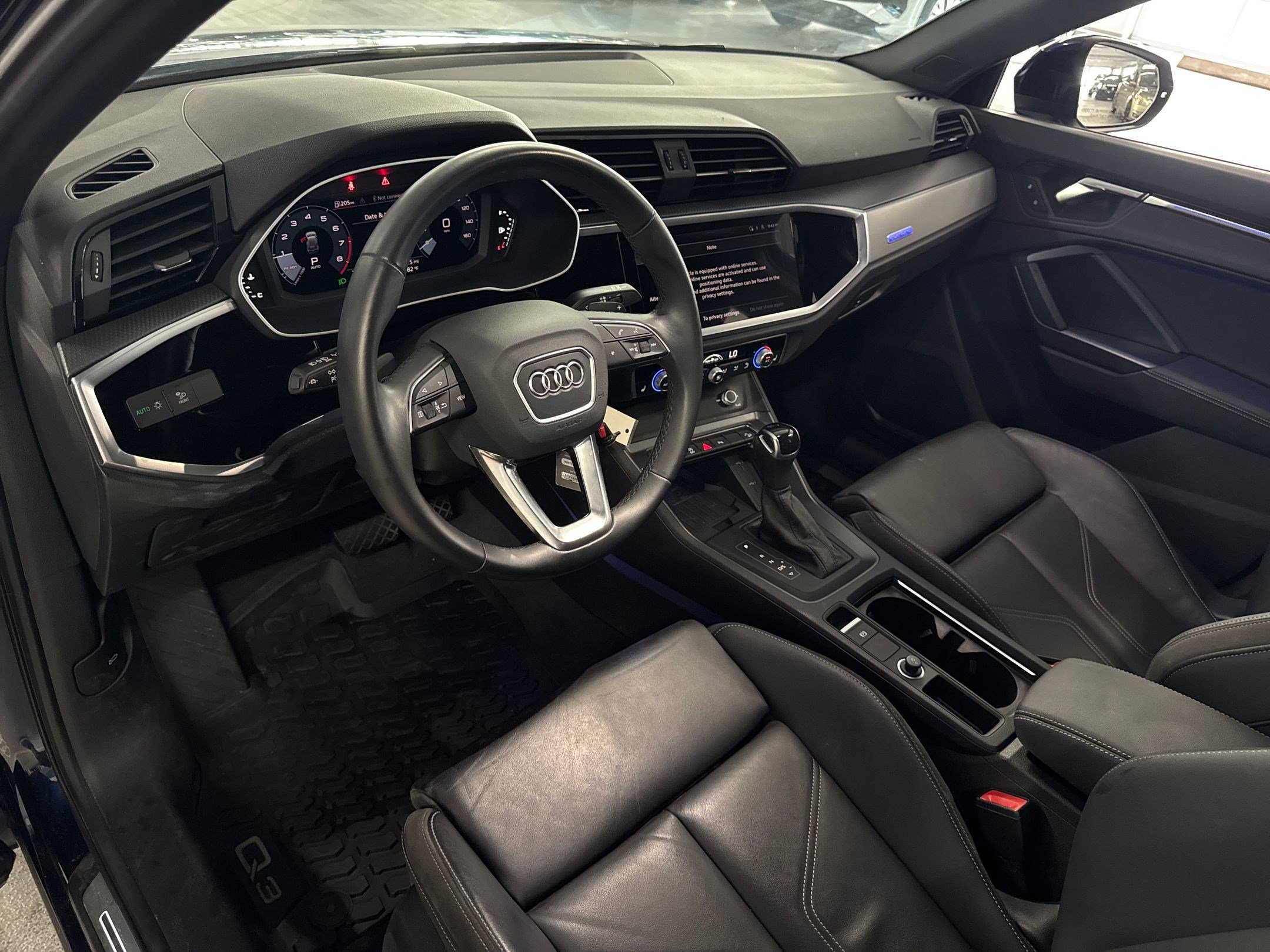 2023 Audi Q3 S line Premium Plus photo 3