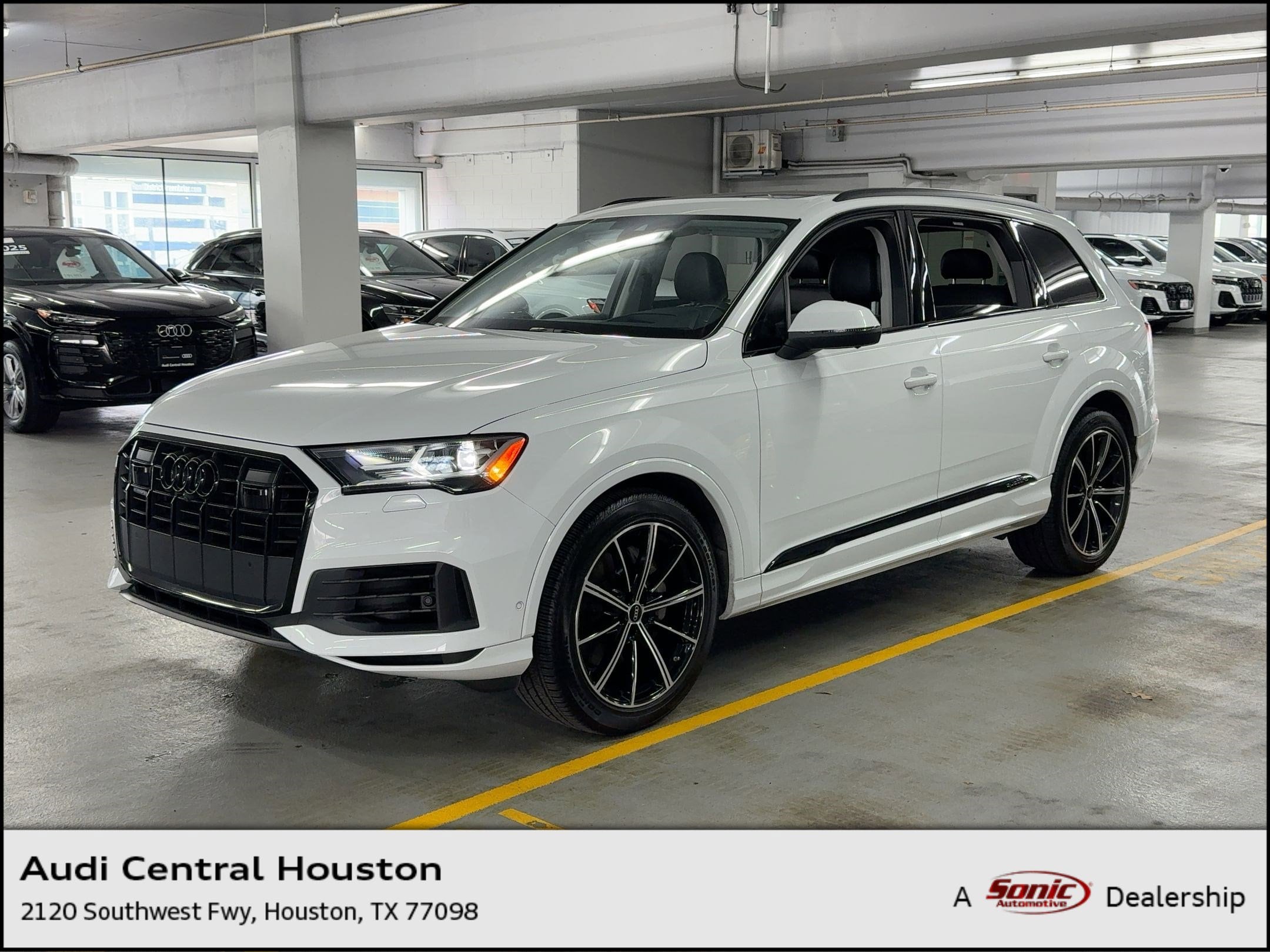 2023 Audi Q7 55 Prestige's photo