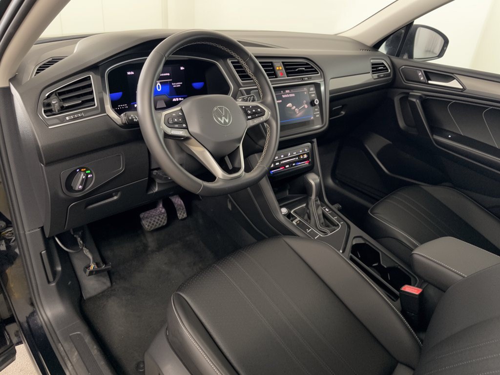Used 2023 Volkswagen Tiguan SE SUV