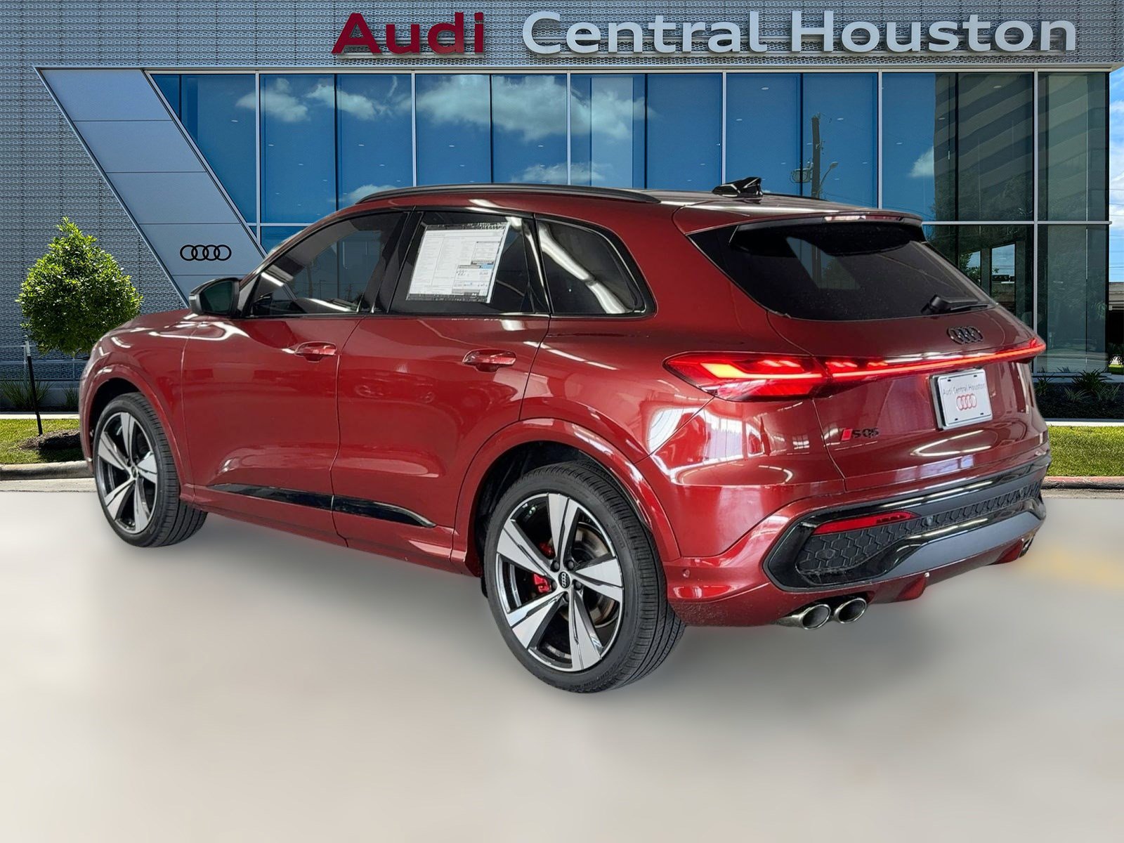 2025 Audi SQ5 Prestige photo 3