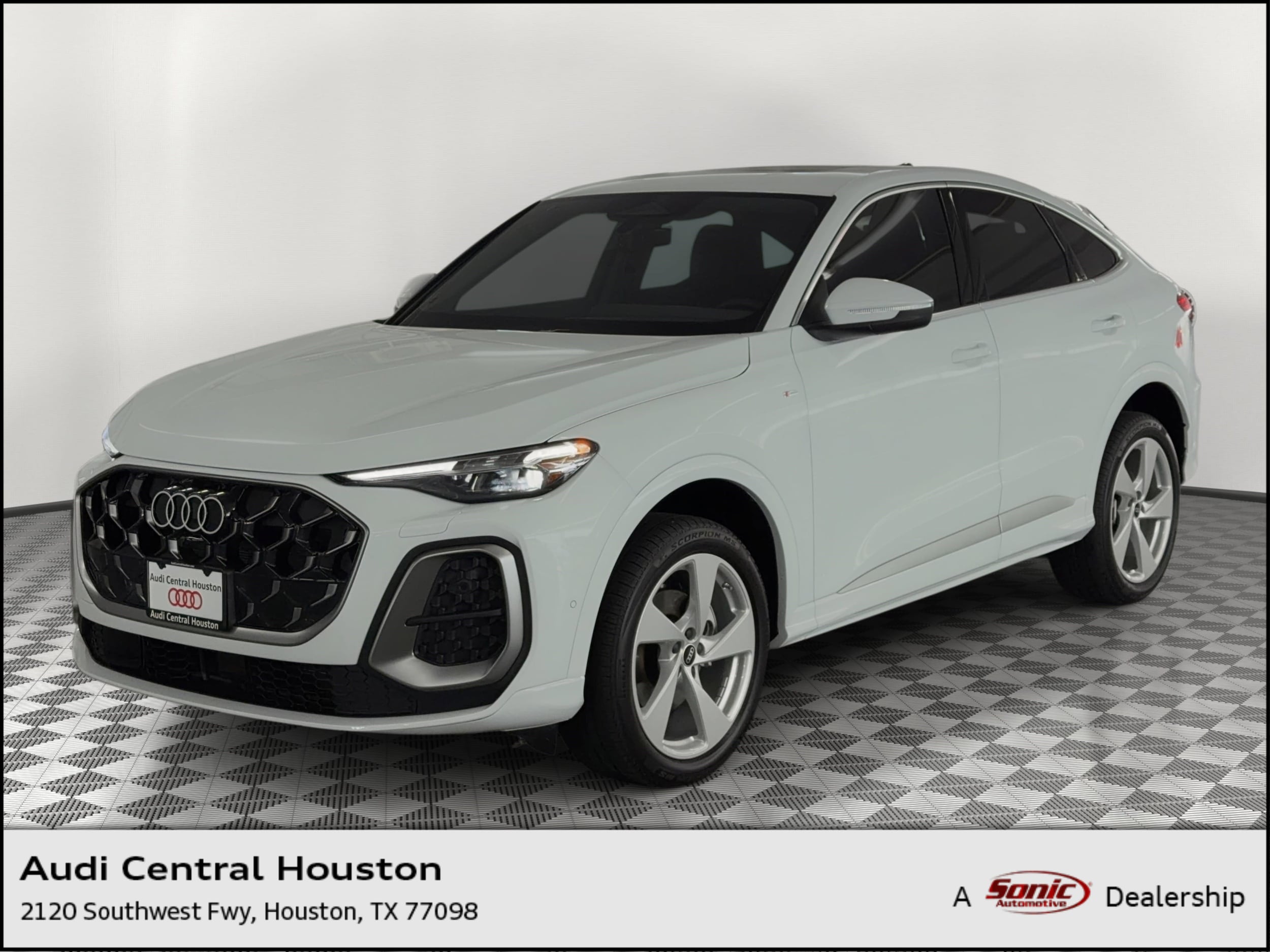 Q5 Sportback Premium Plus SUV