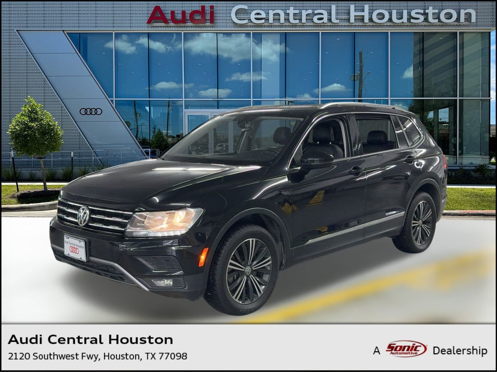 2018 Volkswagen Tiguan SEL's photo