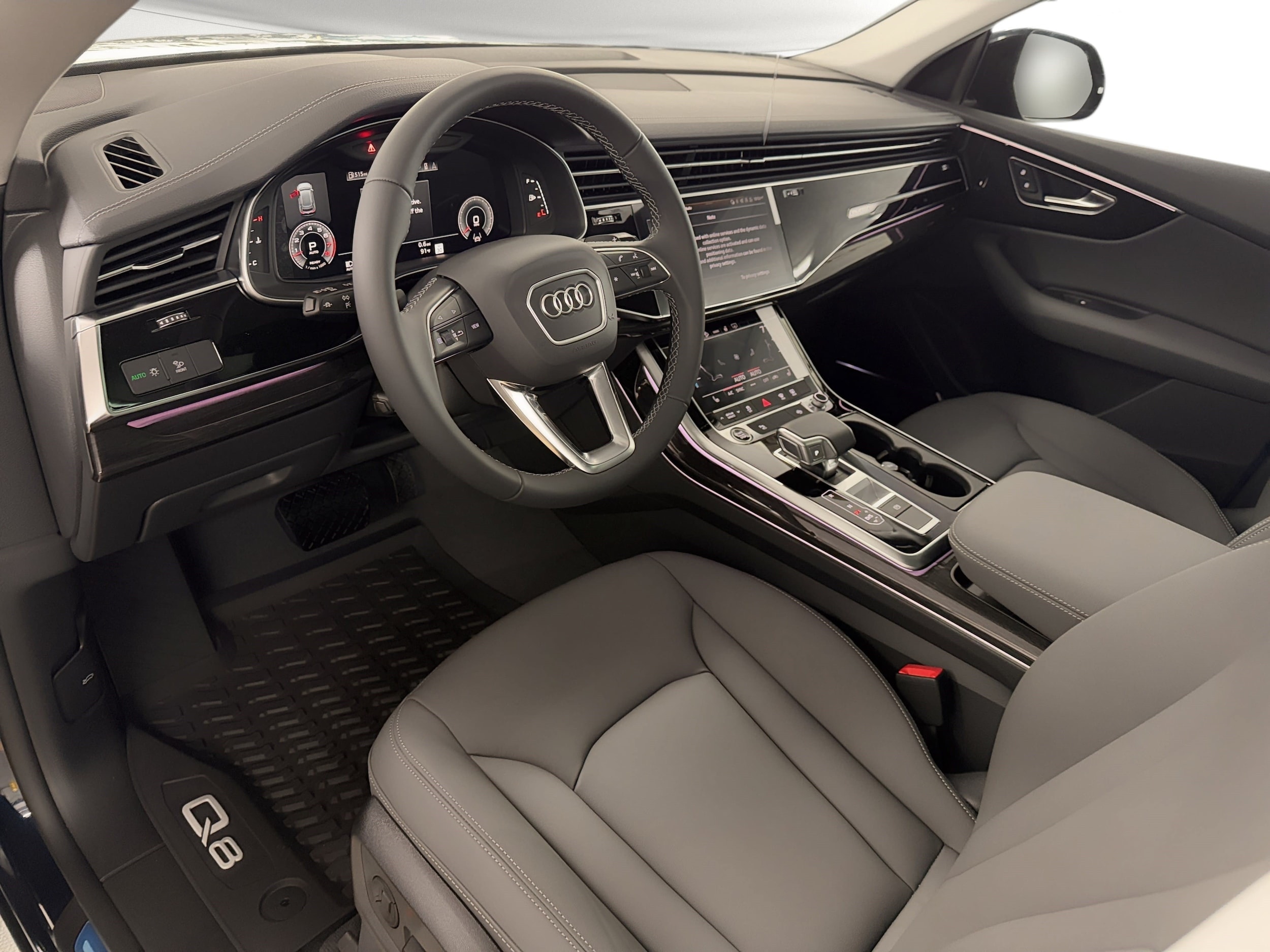 Q8 Premium SUV