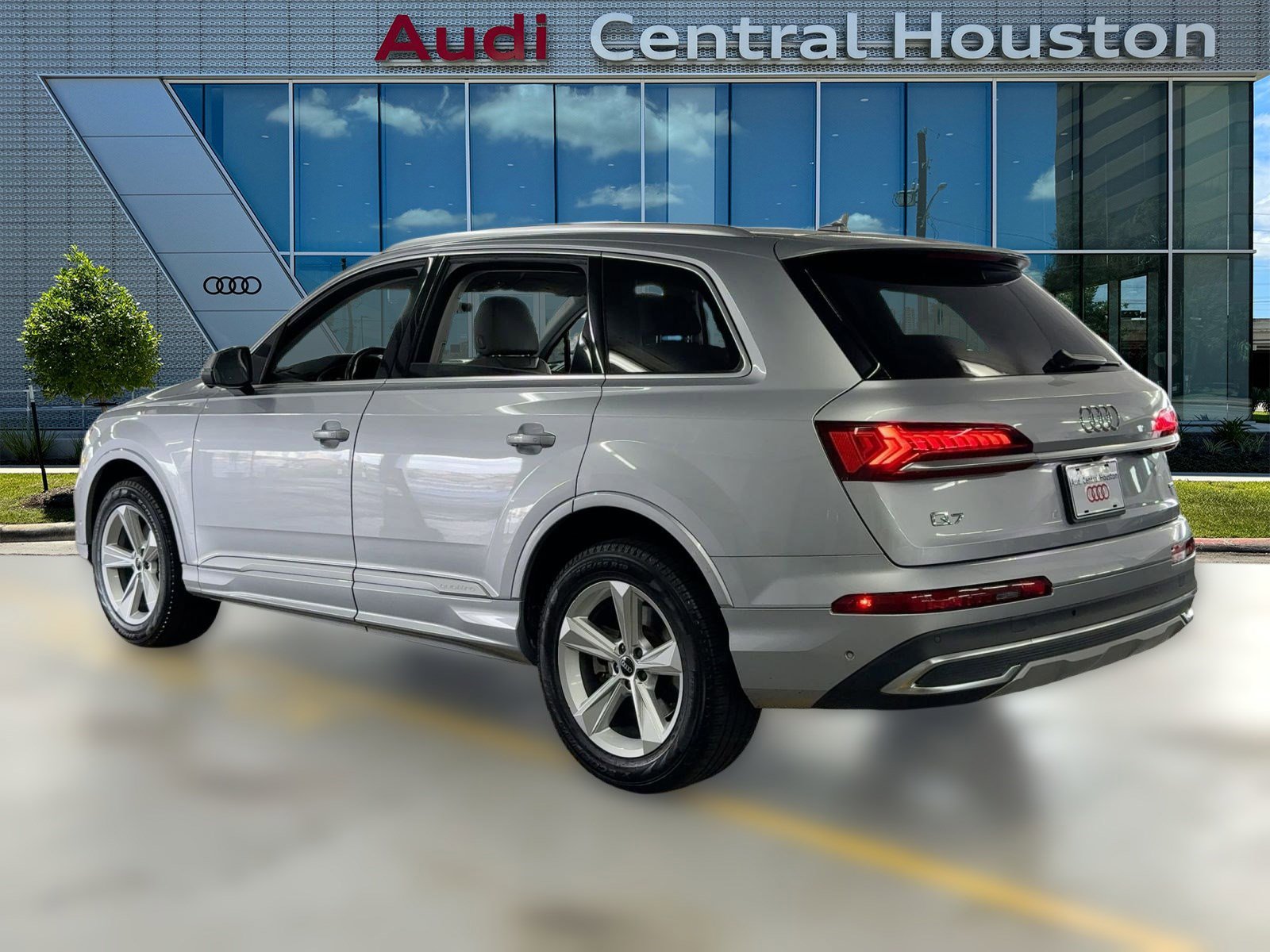 2021 Audi Q7 Premium photo 3