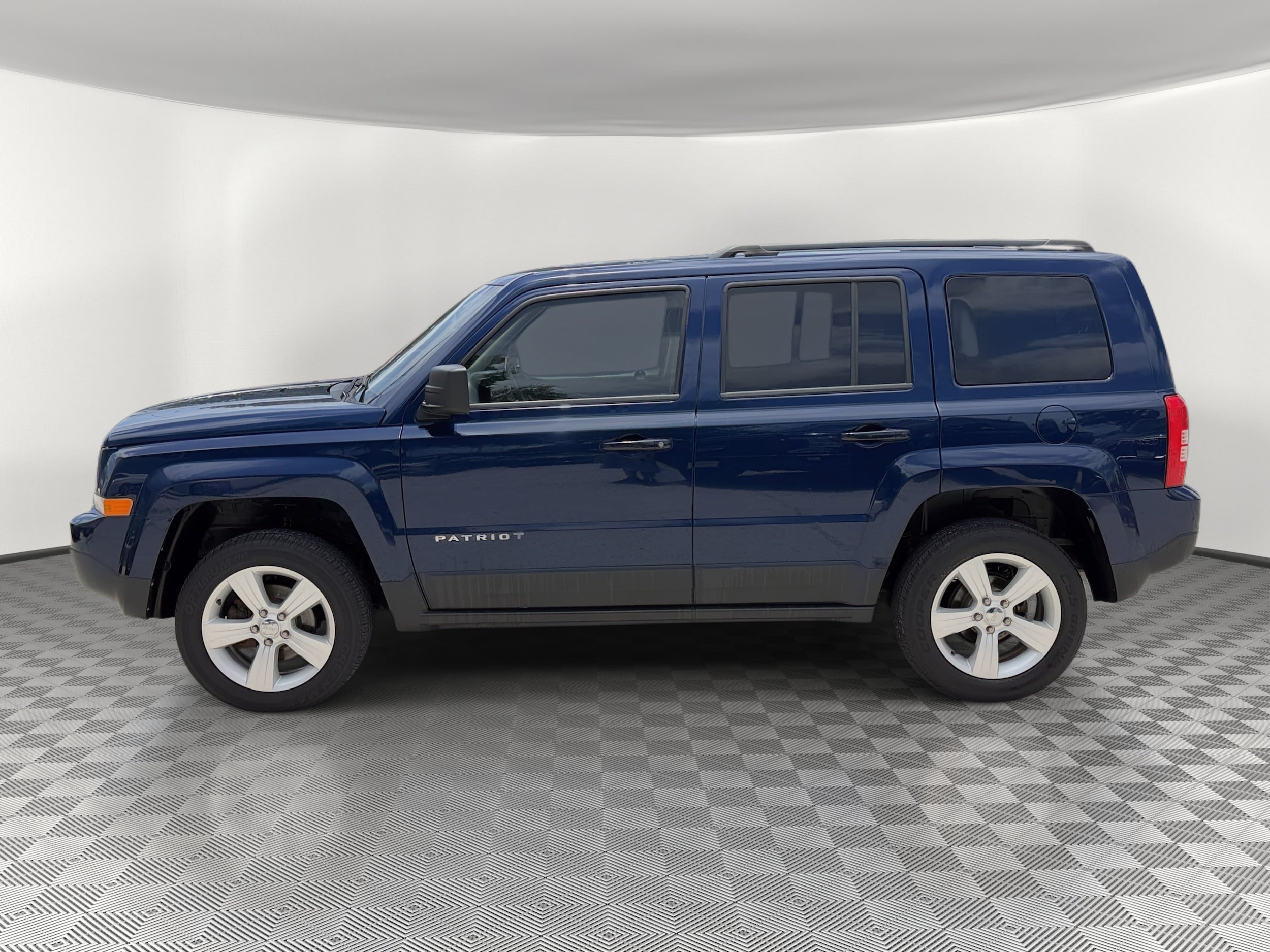 Patriot Latitude SUV