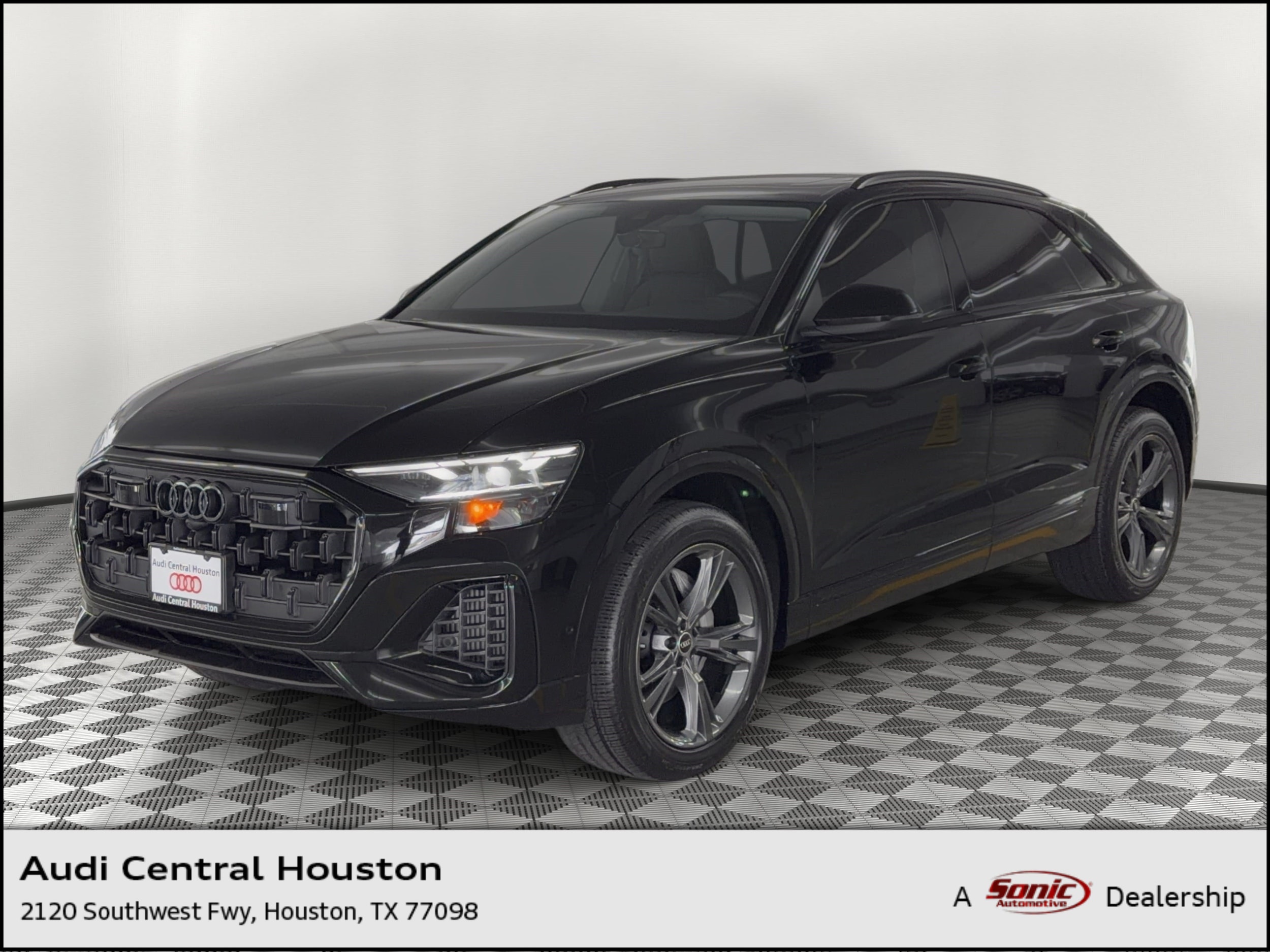 Q8 Premium SUV