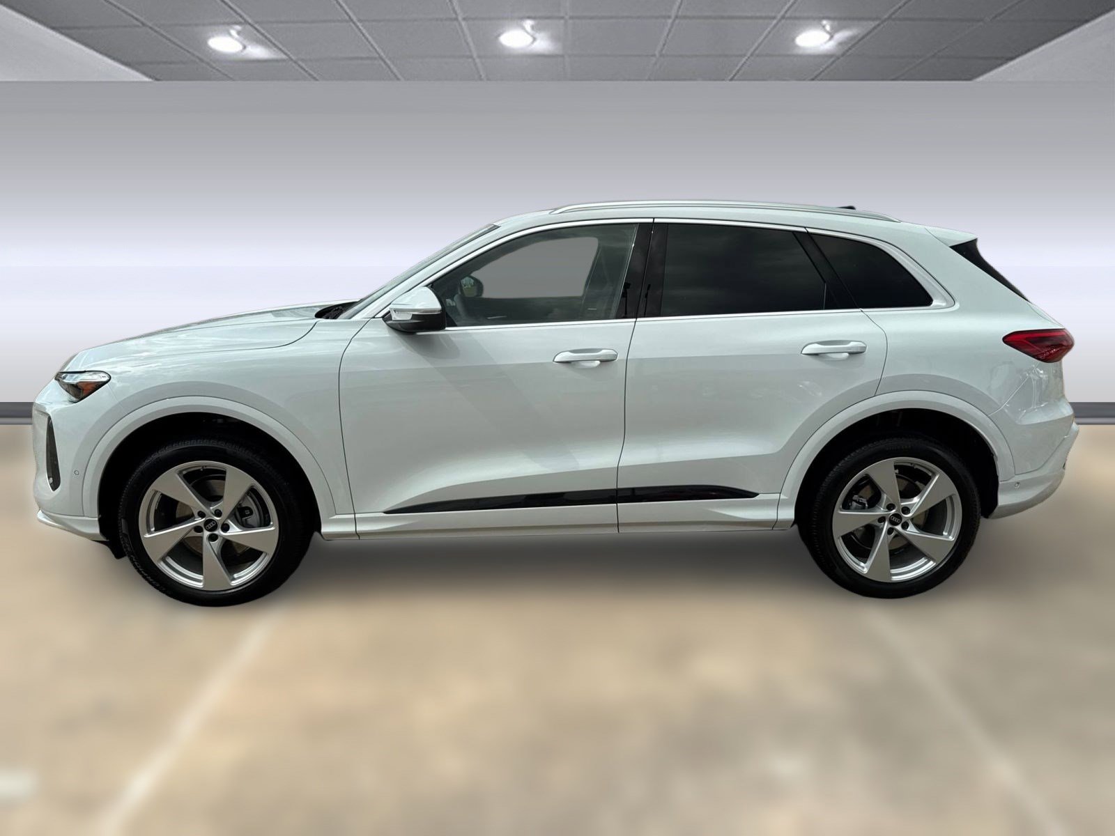 2025 Audi Q5 2.0T Premium Plus photo 2