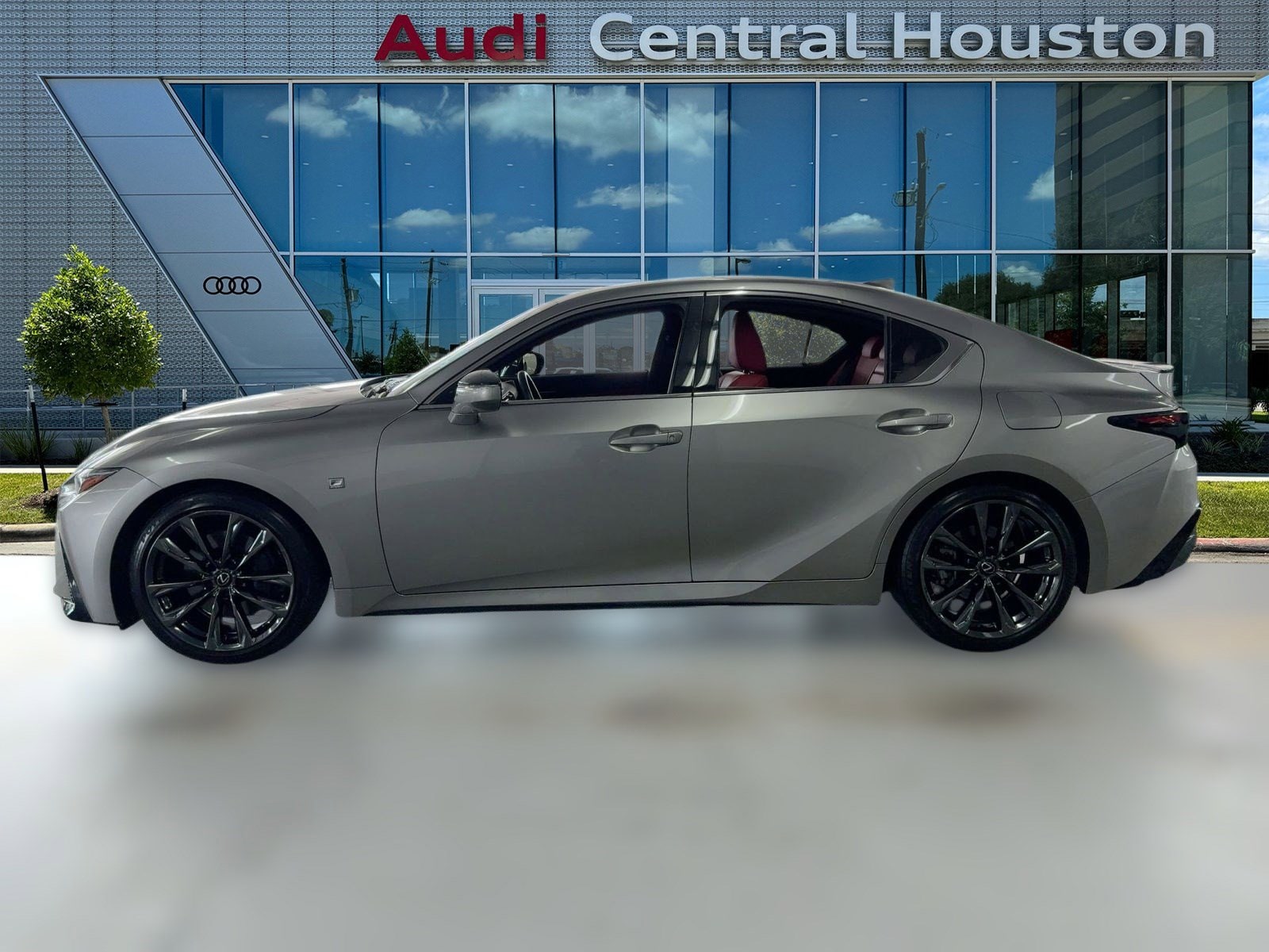2023 Lexus IS 350 F SPORT photo 2