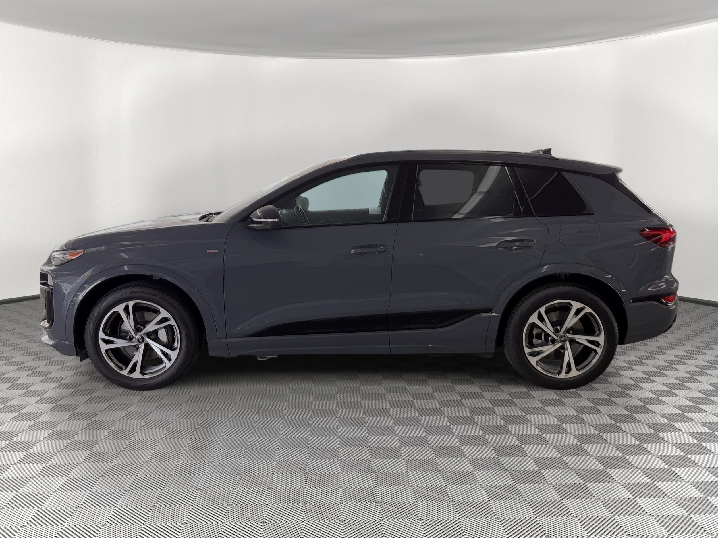 Q6 E-tron Prestige SUV