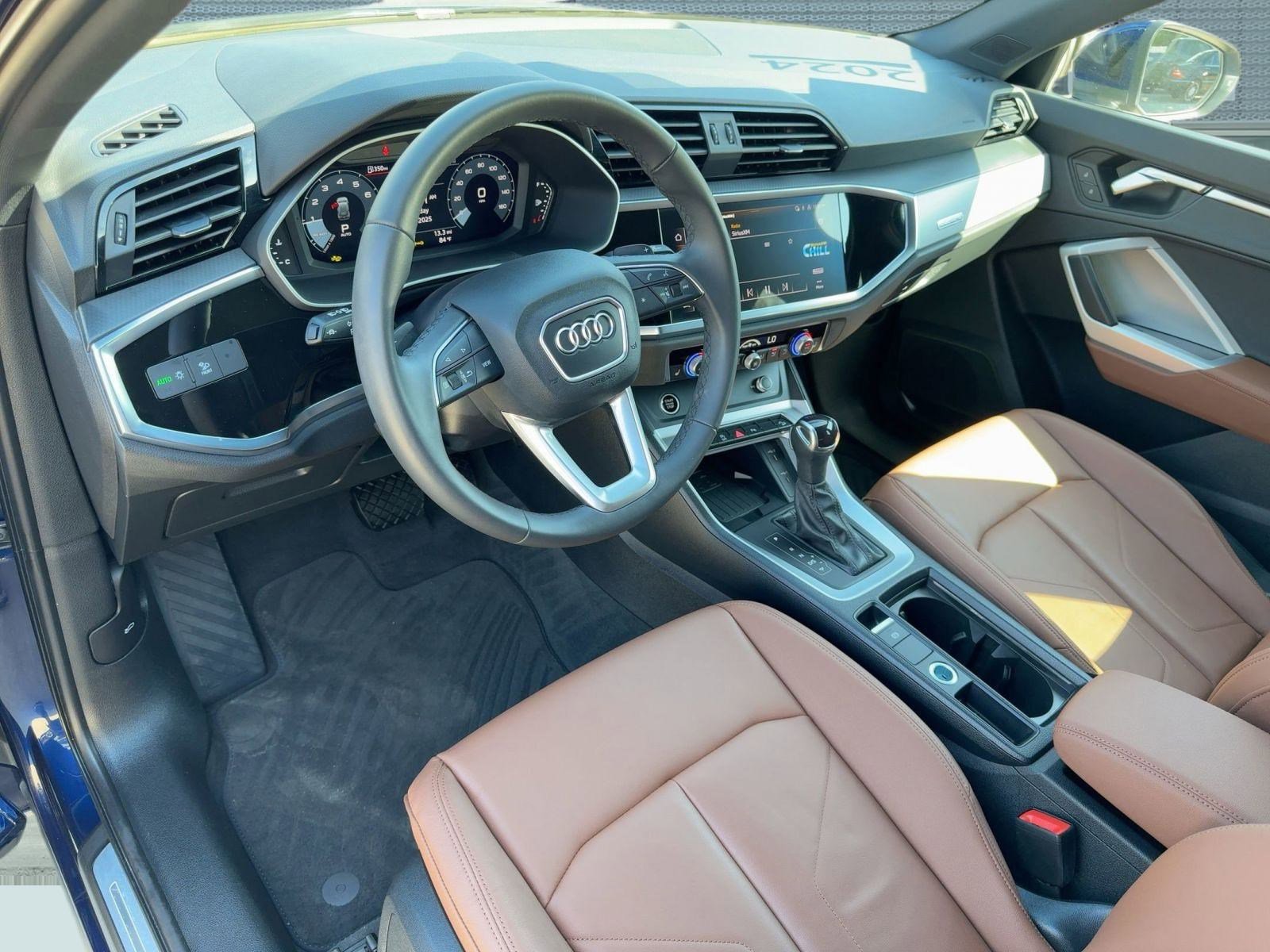 2024 Audi Q3 S line Premium photo 3