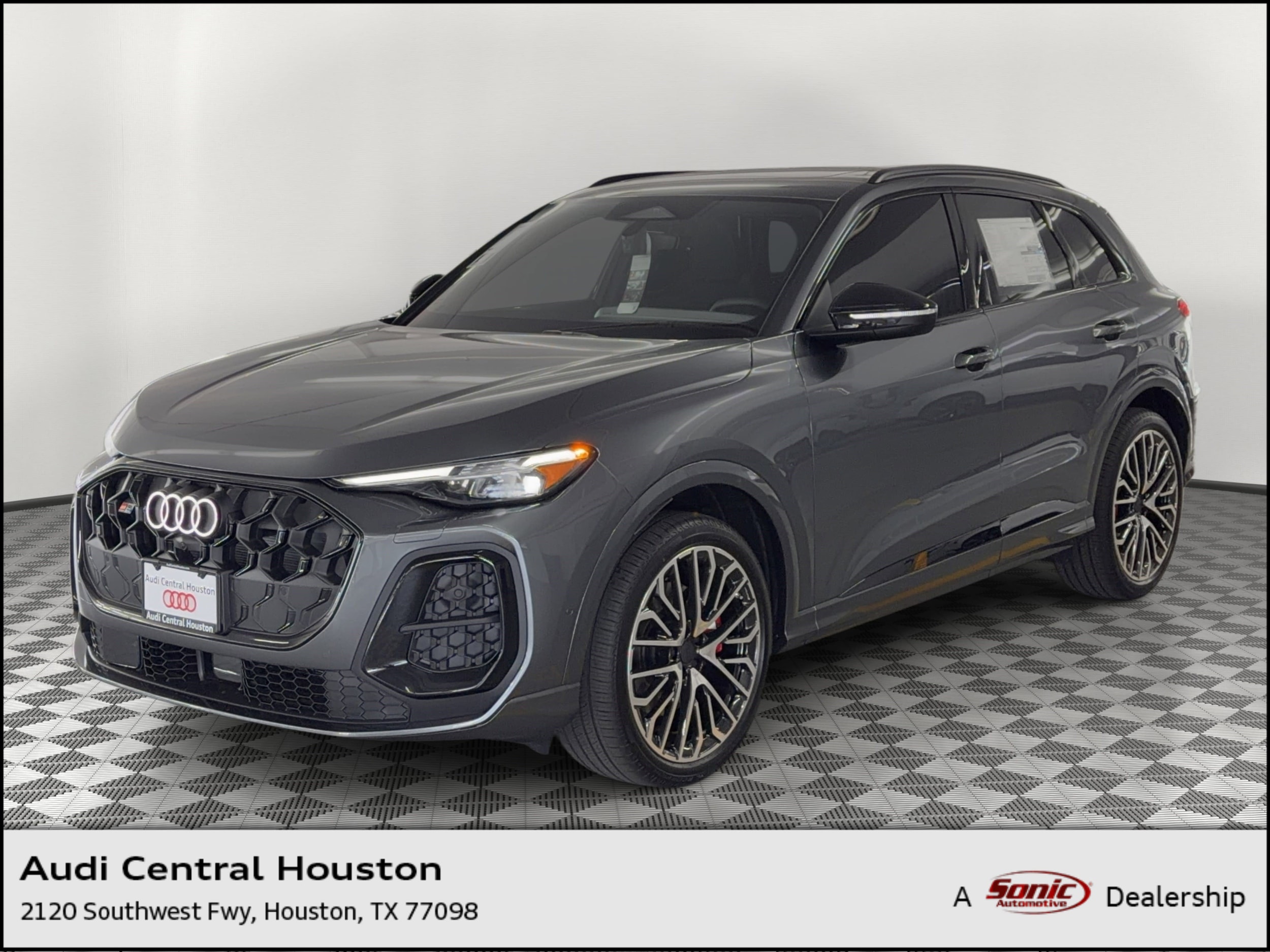2026 Audi SQ5 Premium Plus quattro's photo