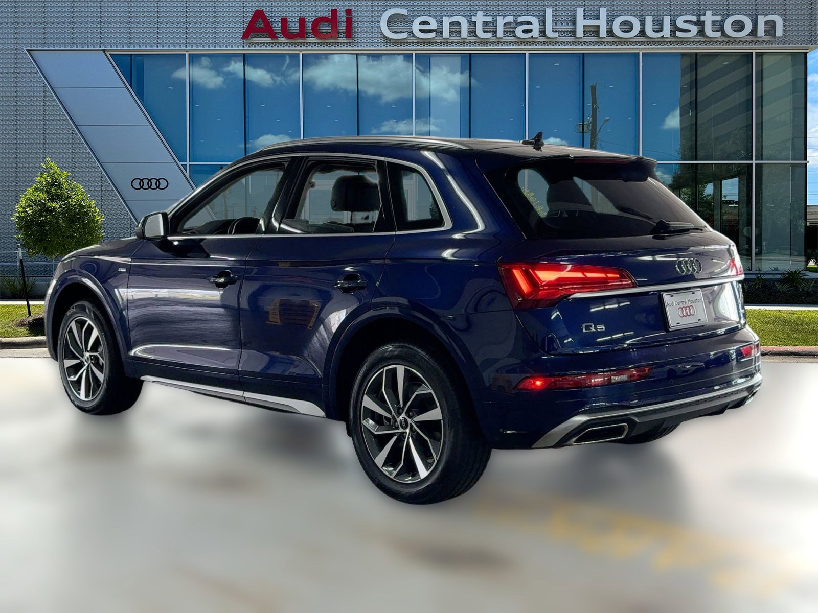 2024 Audi Q5 S line Premium Plus photo 3