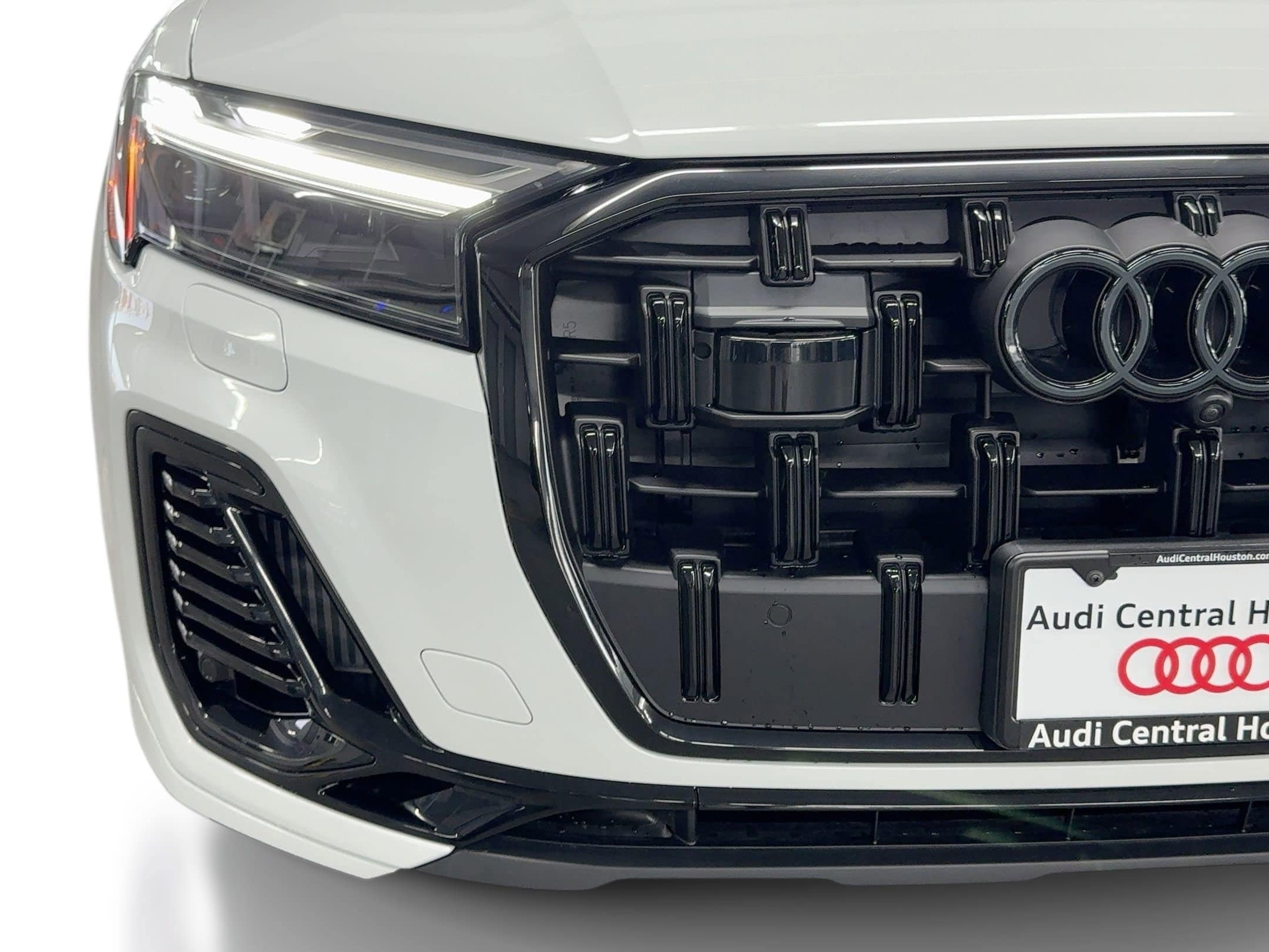 2026 Audi Q7 Premium - Photo 11