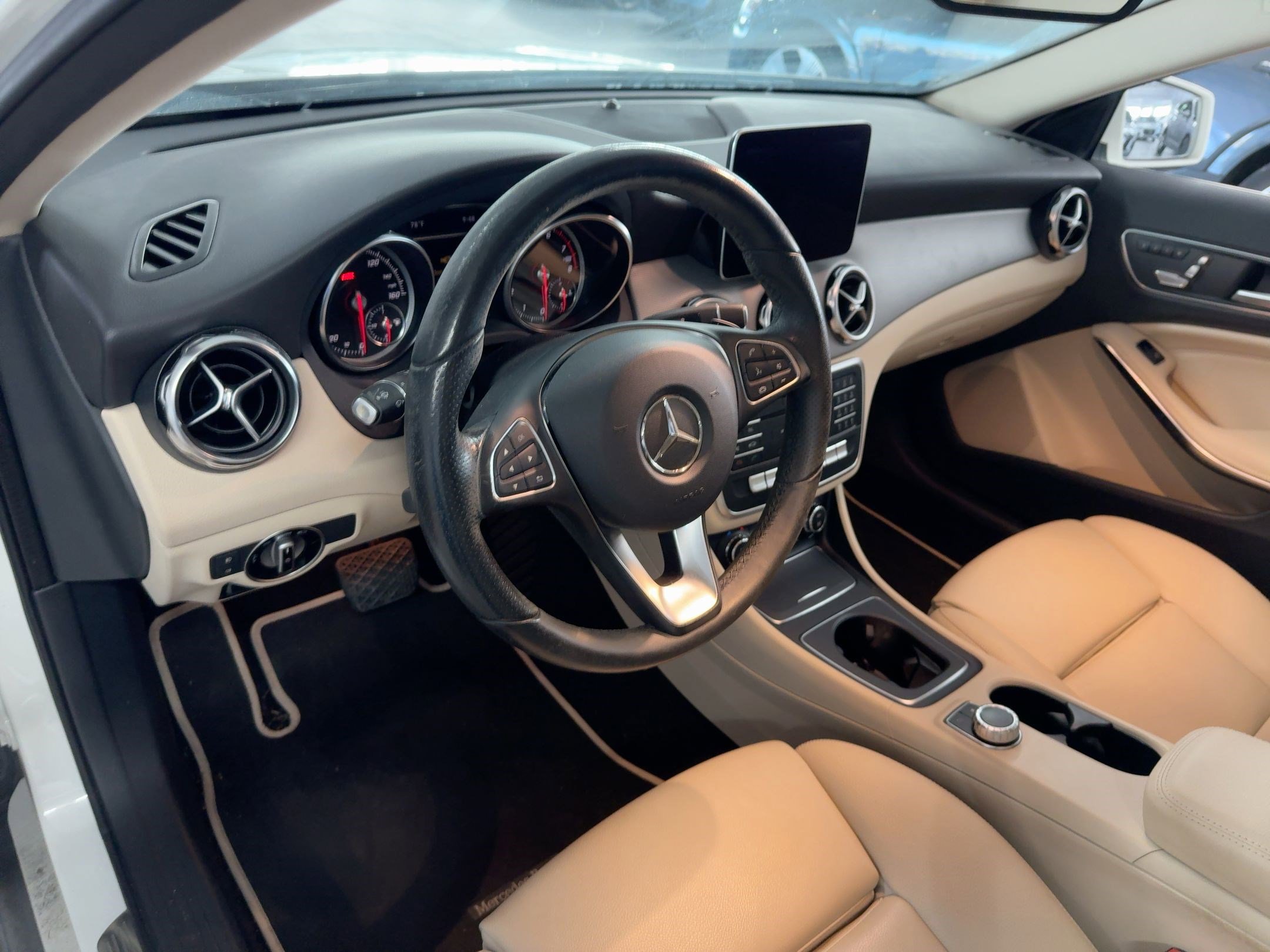 2018 Mercedes Benz GLA 250 photo 4