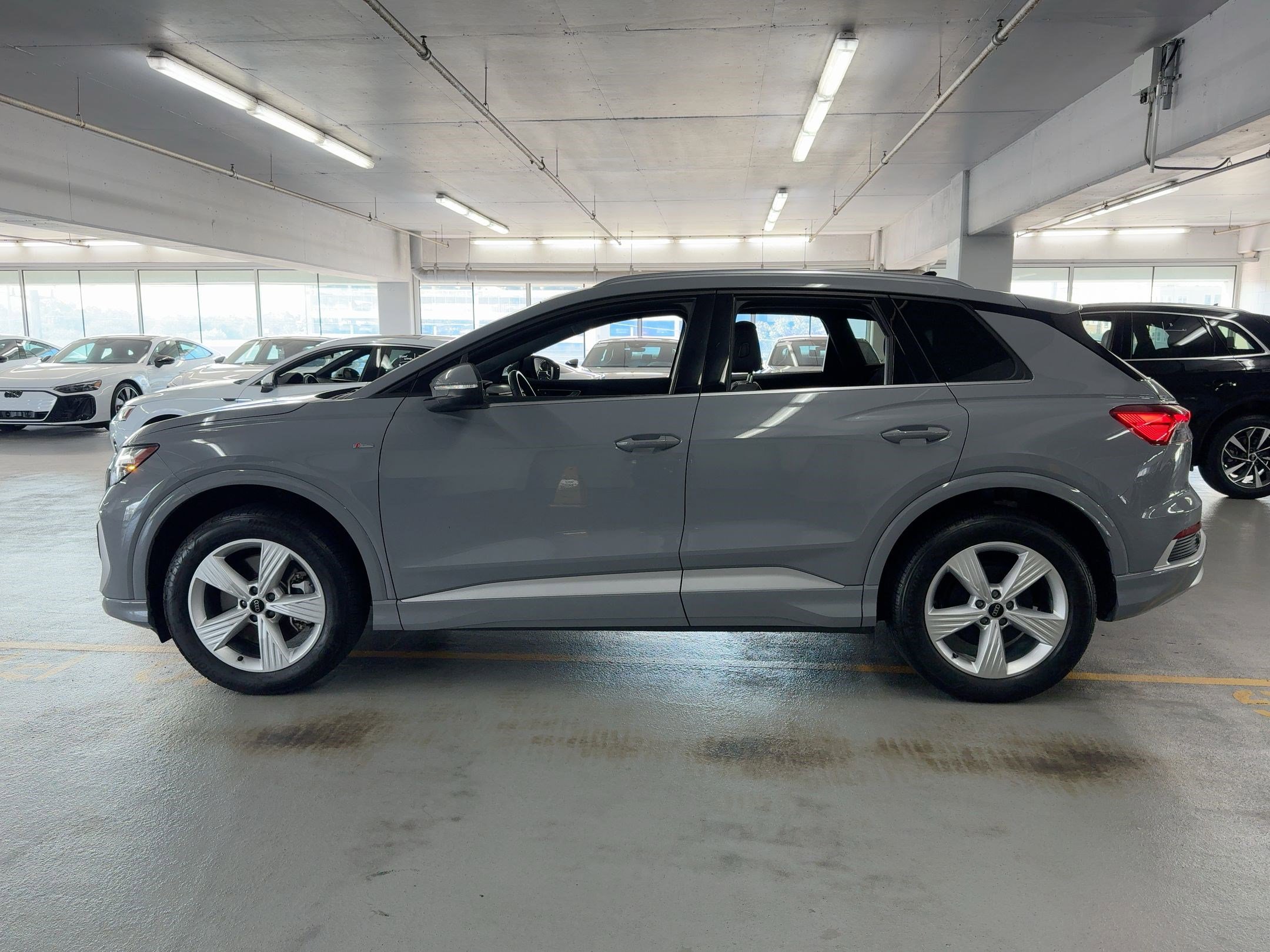 2024 Audi Q4 E-tron Premium photo 2