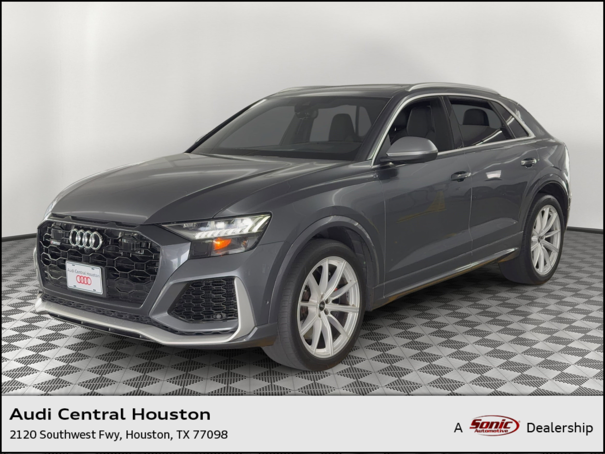 2022 Audi RS Q8 -'s photo