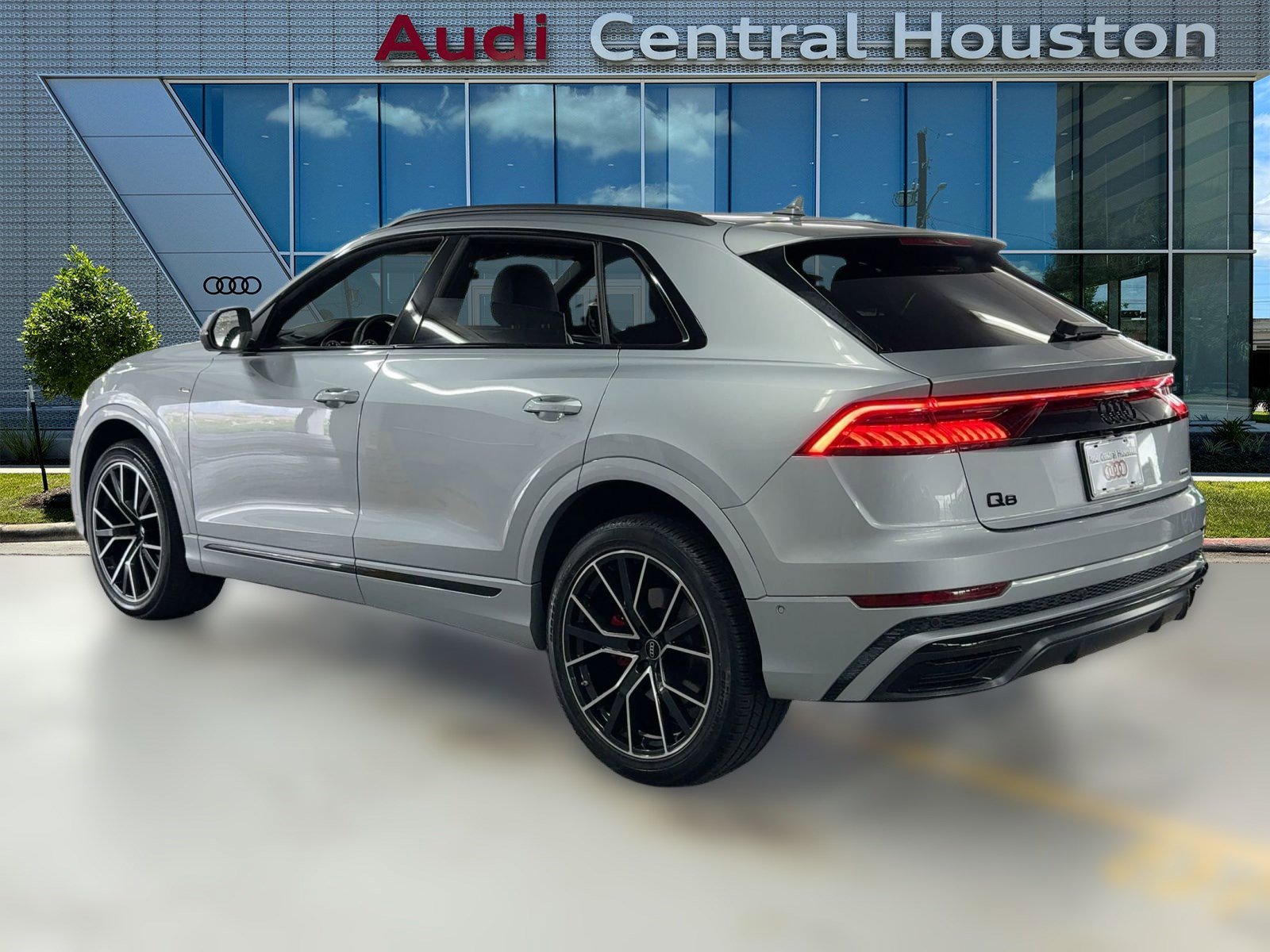 2023 Audi Q8 line Premium Plus photo 3