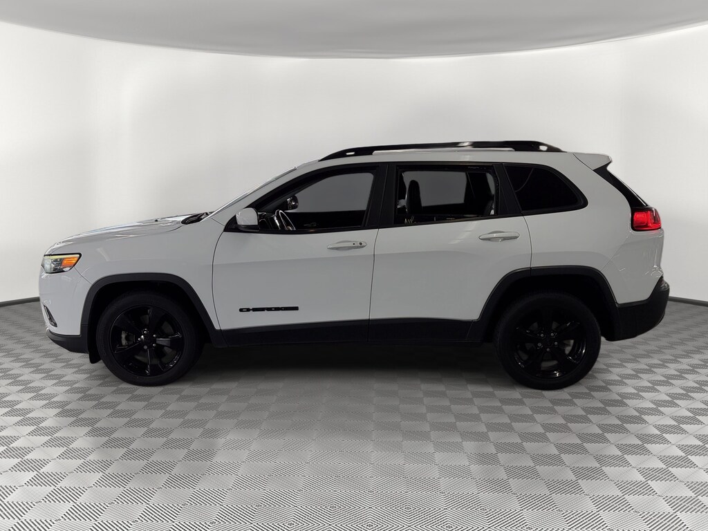 Used 2021 Jeep Cherokee Altitude SUV