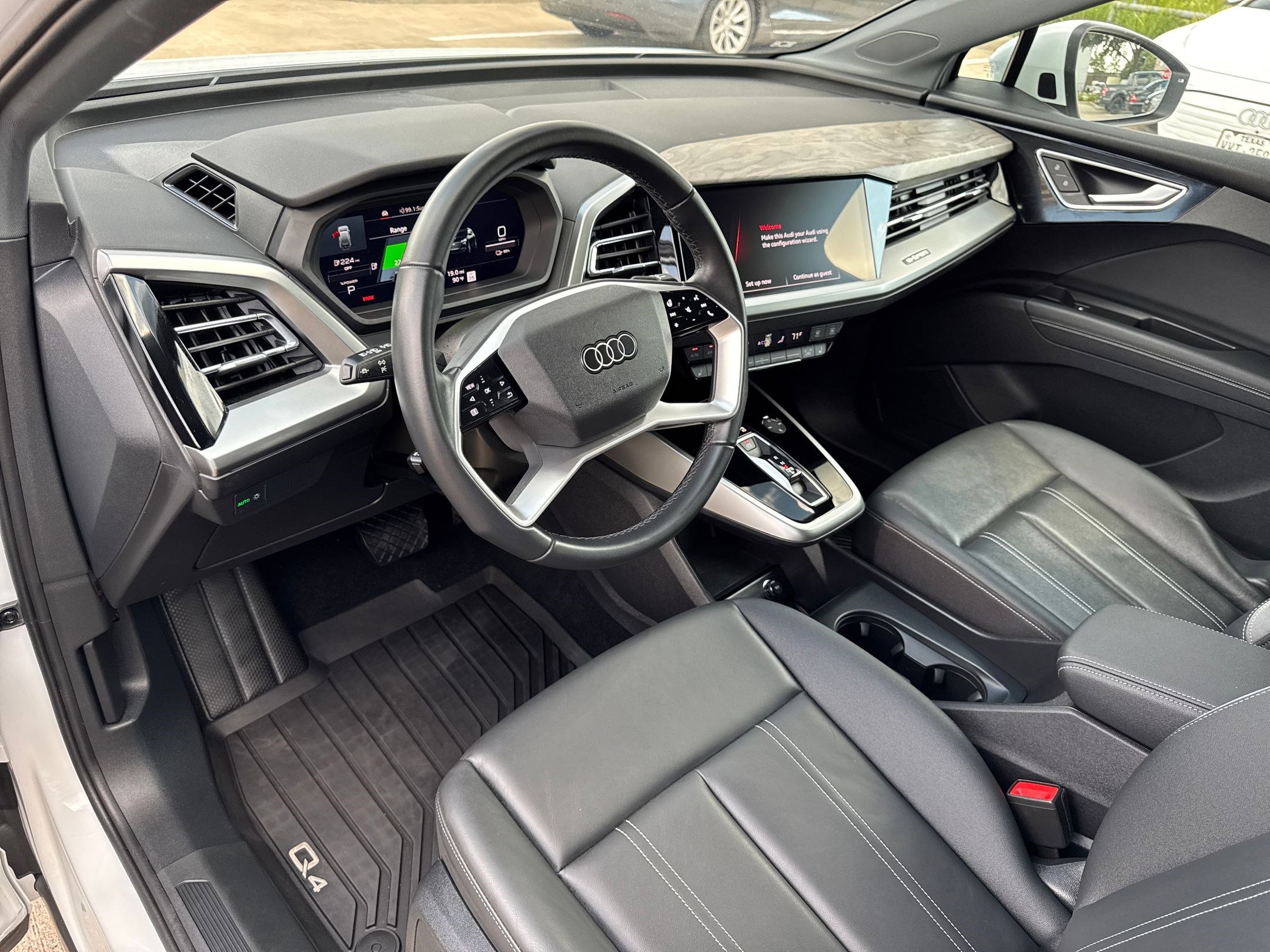 2024 Audi Q4 E-tron Premium Plus photo 4