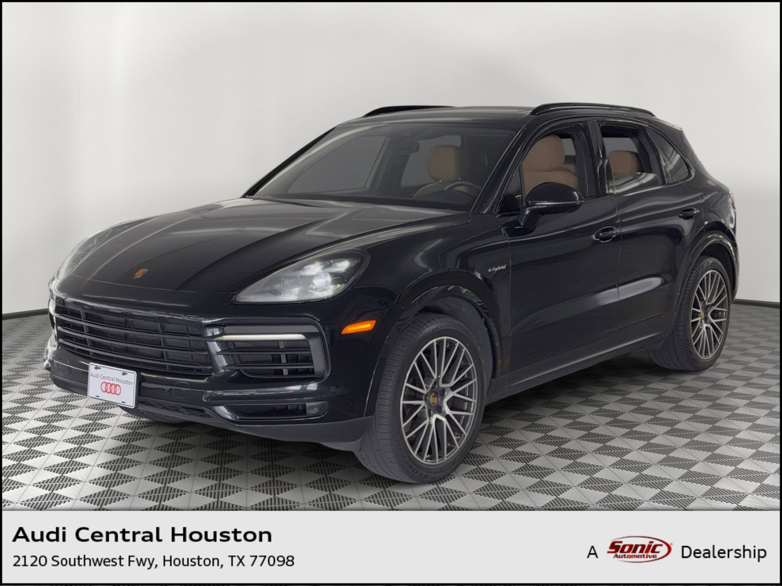 2021 Porsche Cayenne E-Hybrid's photo