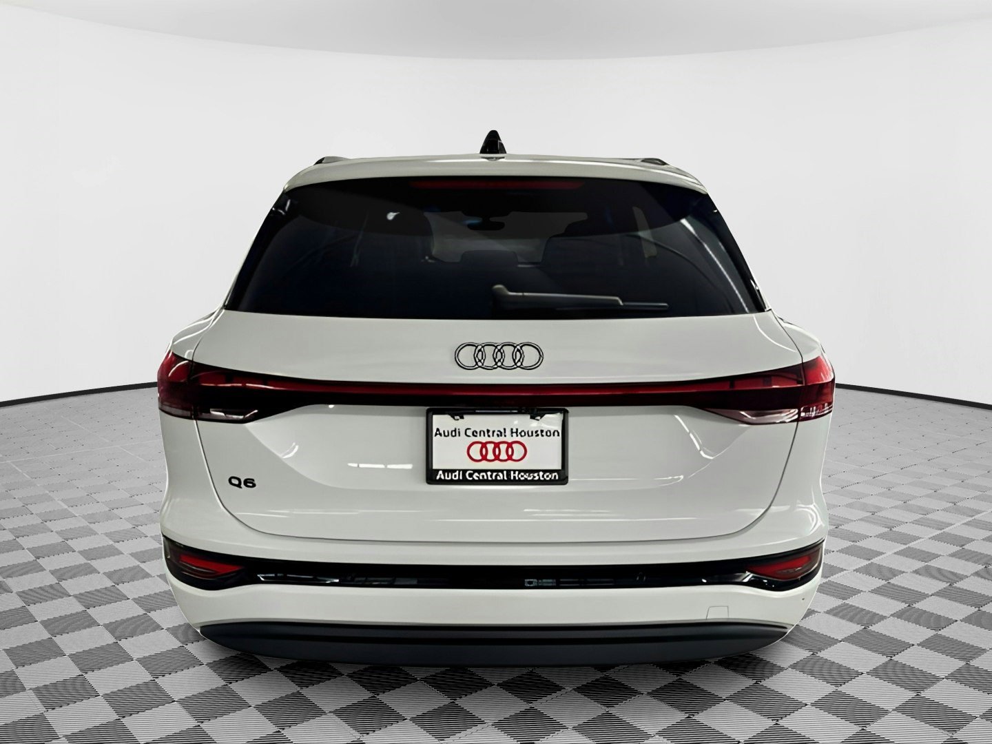 2025 Audi Q6 E-tron Premium photo 4