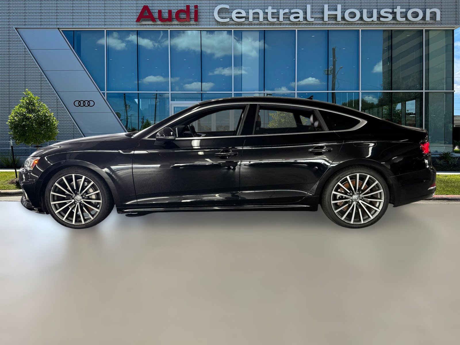 2018 Audi A5 Prestige photo 2
