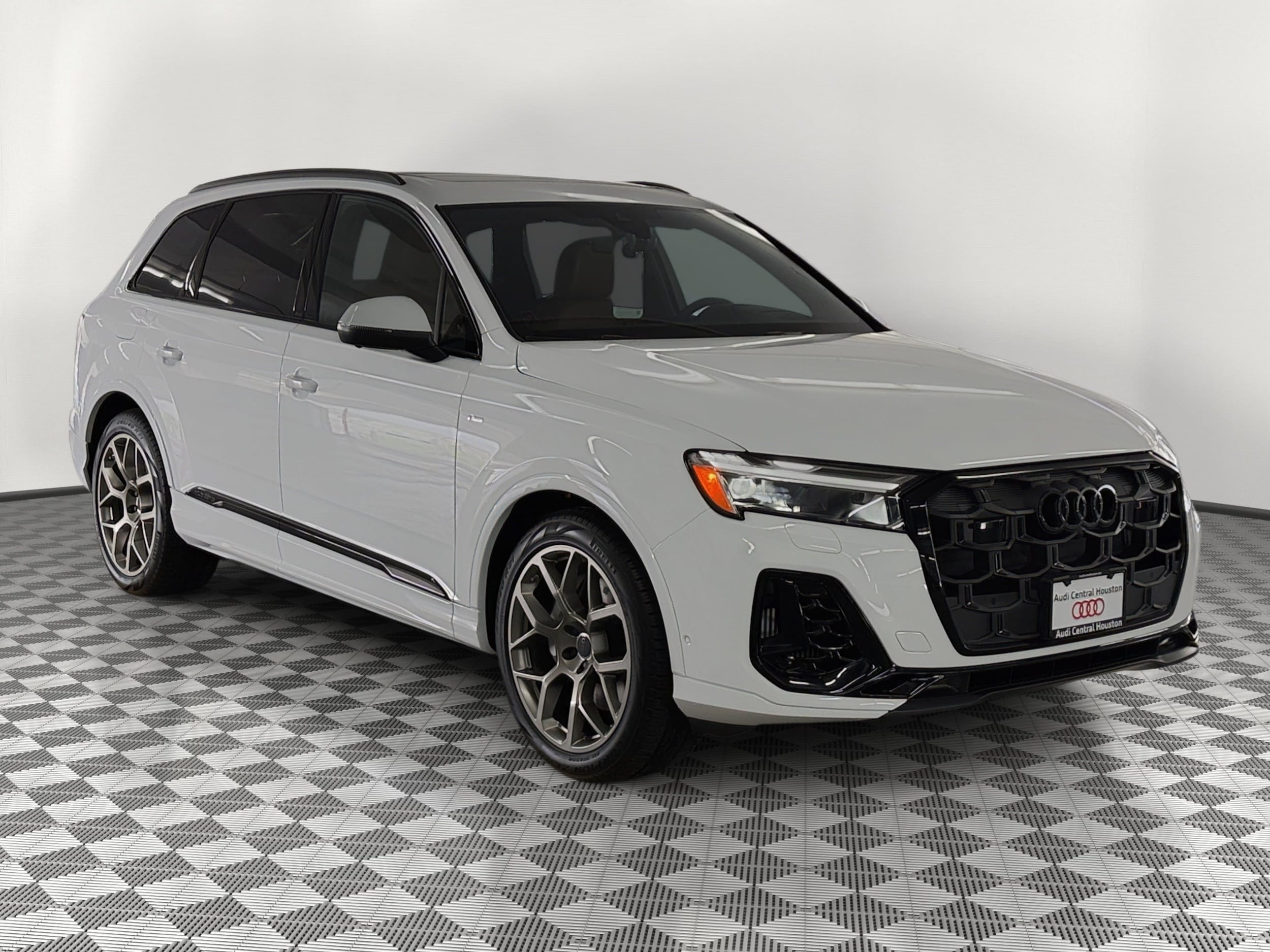 Q7 Prestige SUV