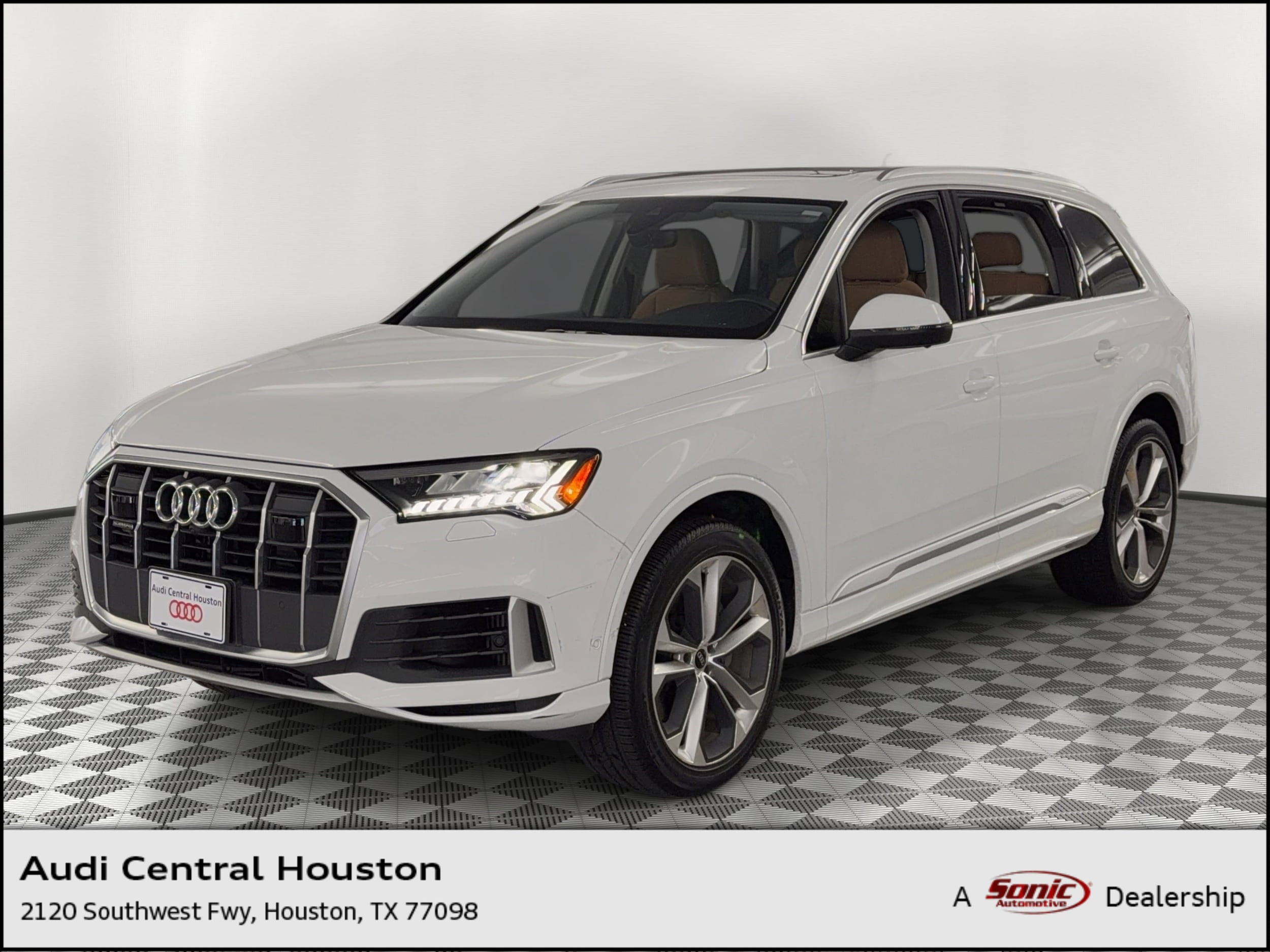 2023 Audi Q7 55 Premium Plus quattro Tiptronic's photo