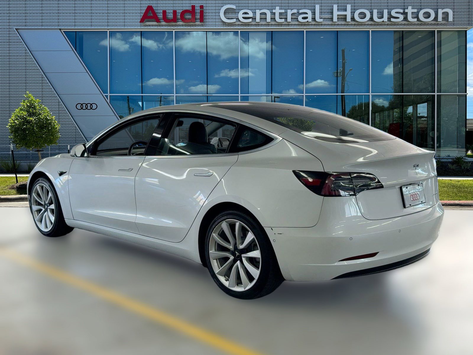 2019 Tesla Model 3 Long Range photo 3