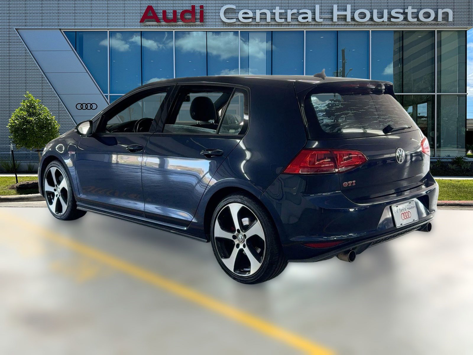 2015 Volkswagen Golf GTI S photo 3