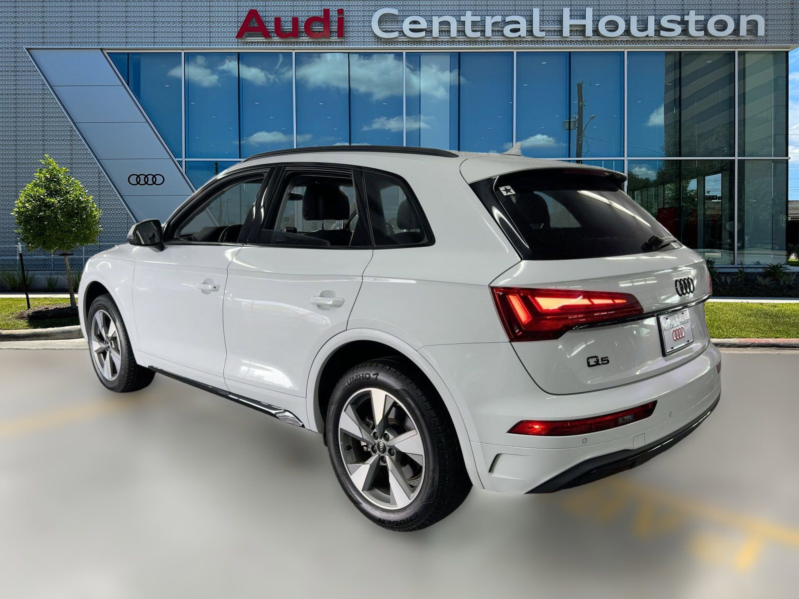 2025 Audi Q5 Premium photo 3