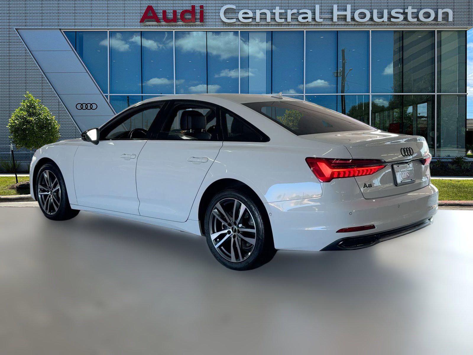 2021 Audi A6 Premium photo 2