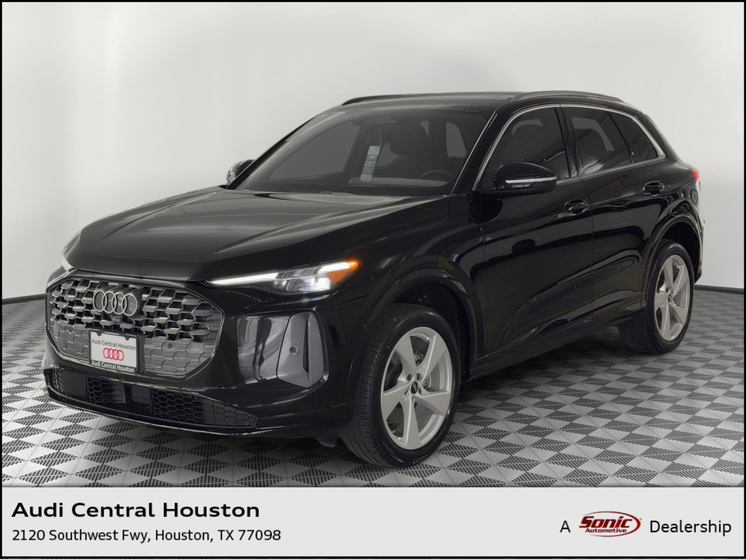 2026 Audi Q5 Premium Plus quattro's photo