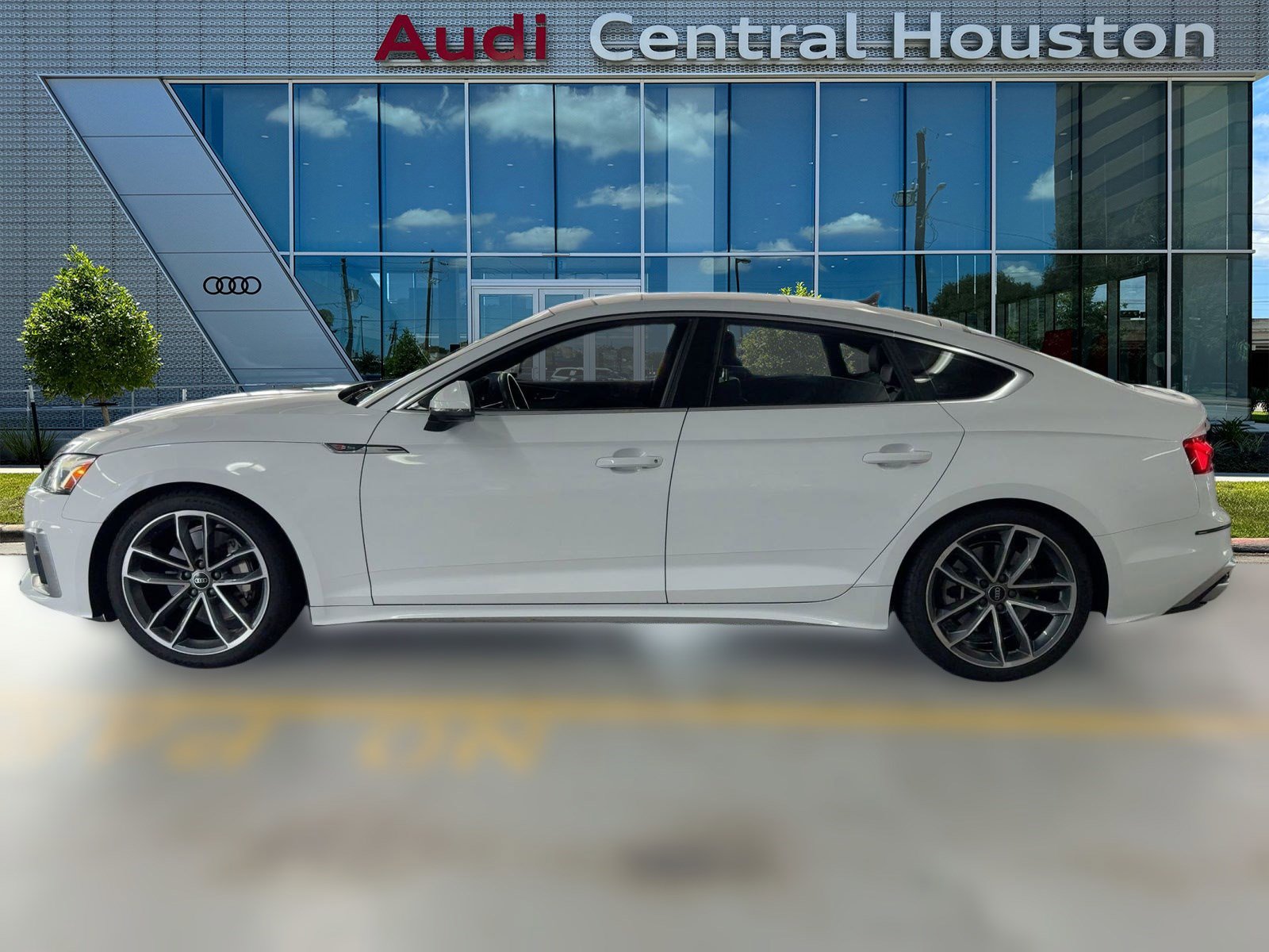 2023 Audi A5 S line Quattro Premium Plus photo 2