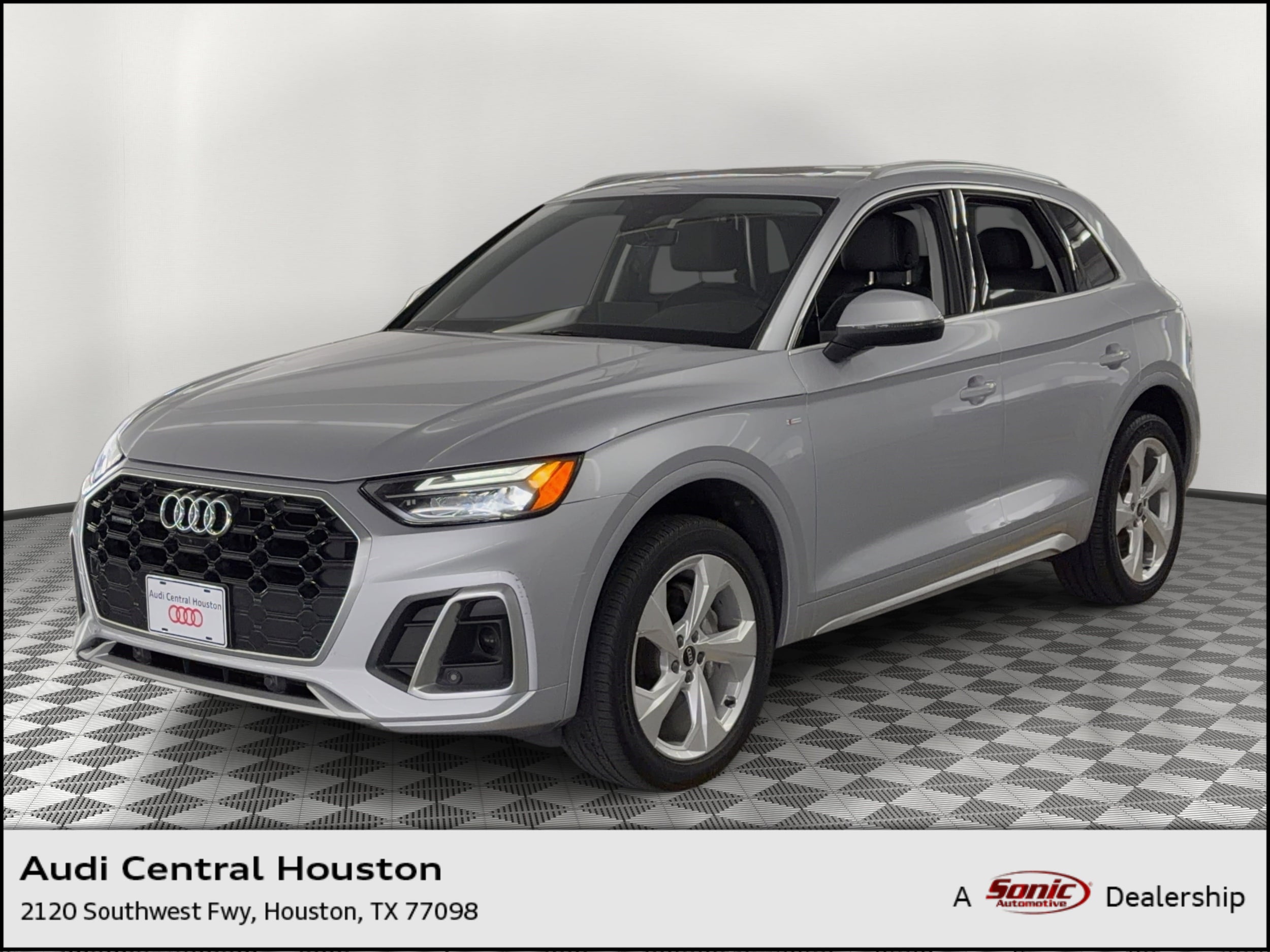 2023 Audi Q5 45 Premium Plus's photo